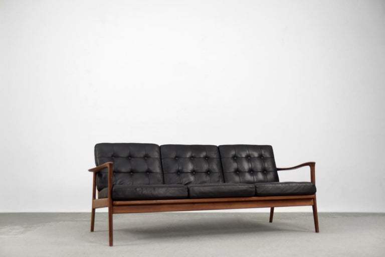 Vintage Scandinavian Modern Leather Sofa by C.E. Johansson for Bejra Möbel In Good Condition For Sale In Warszawa, Mazowieckie