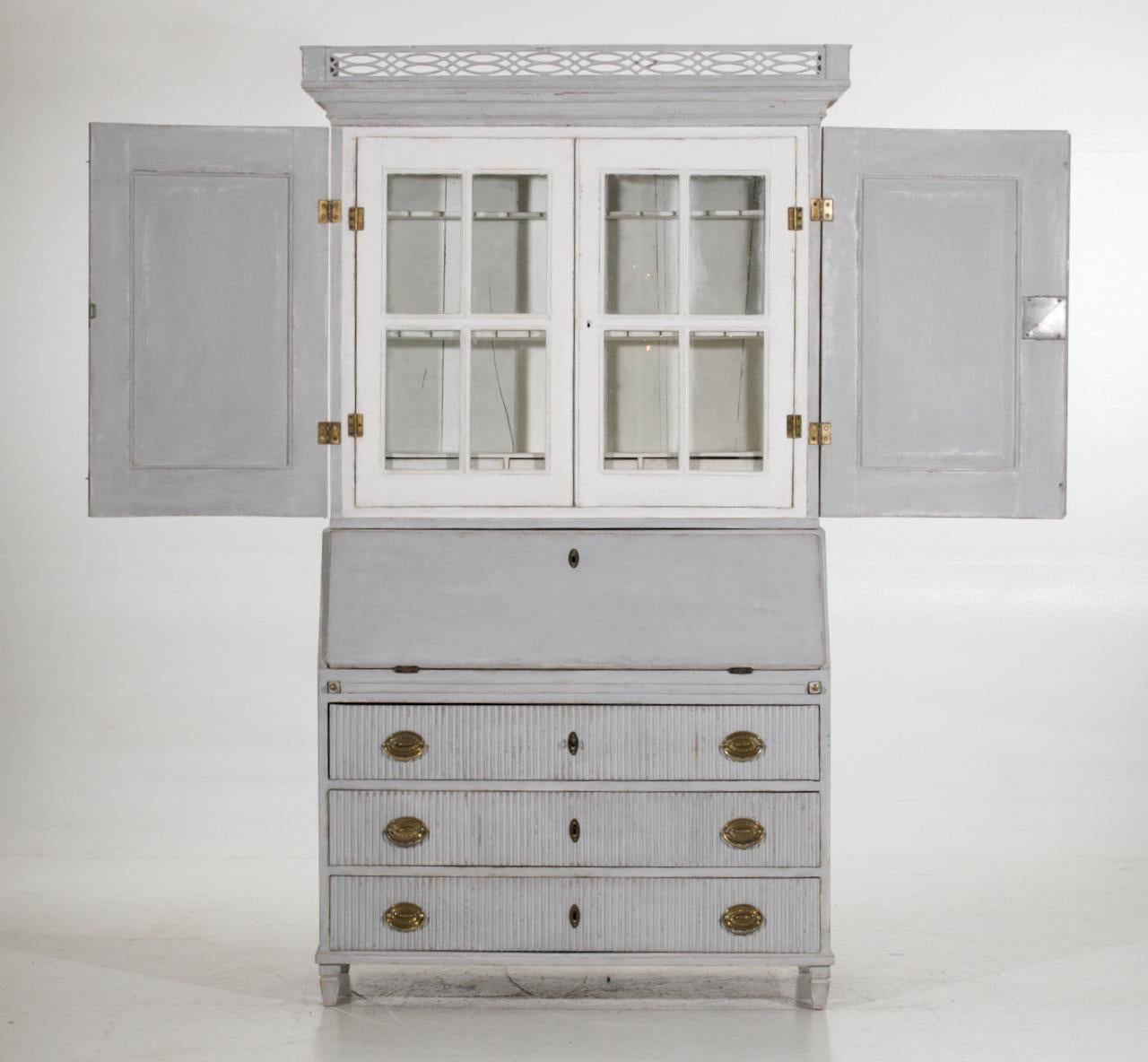 Scandinavian Two-Parts Bureau, circa 1790 For Sale 3