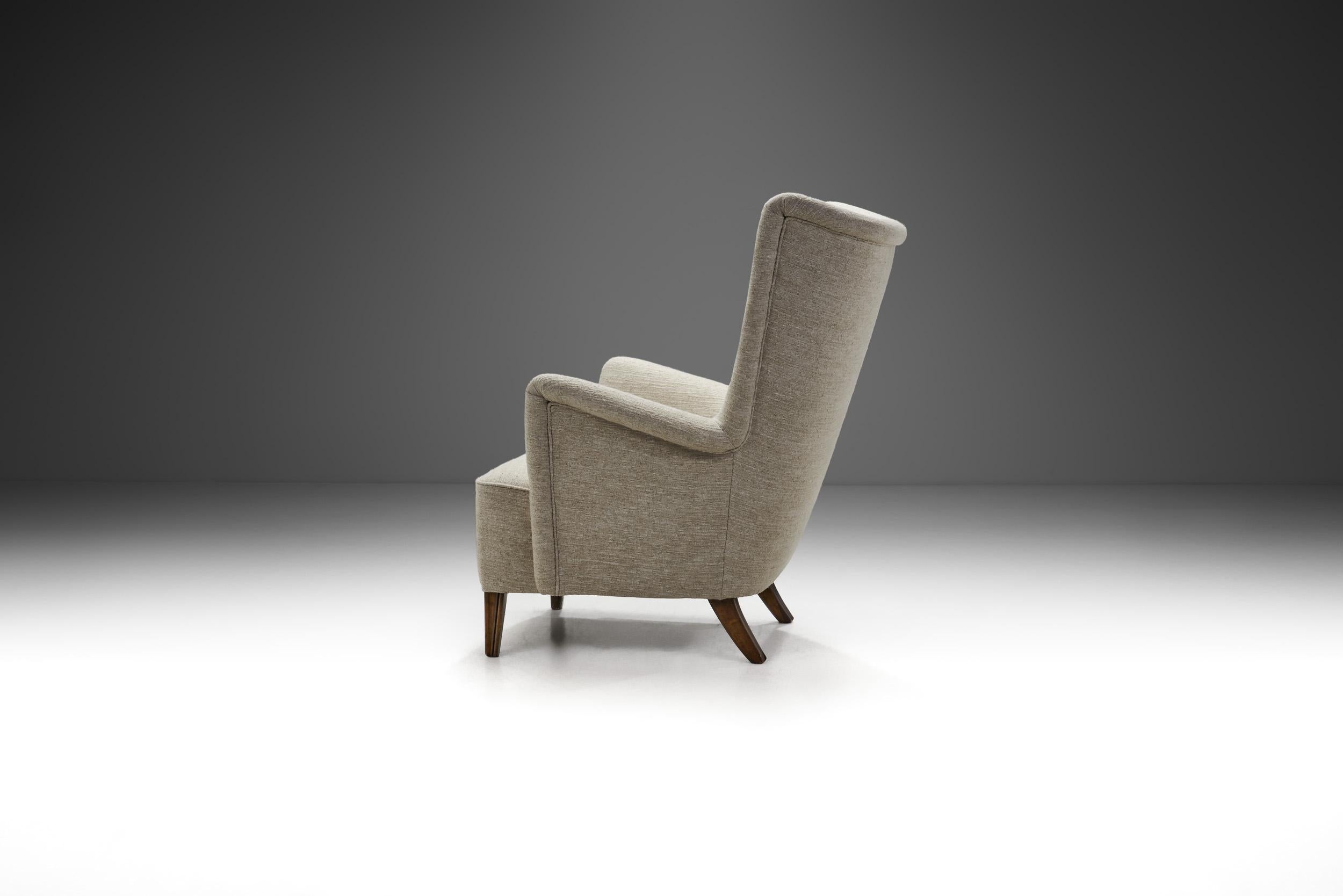 Scandinave Fauteuil scandinave à dossier à oreilles rembourré, Scandinavie, années 1950 en vente