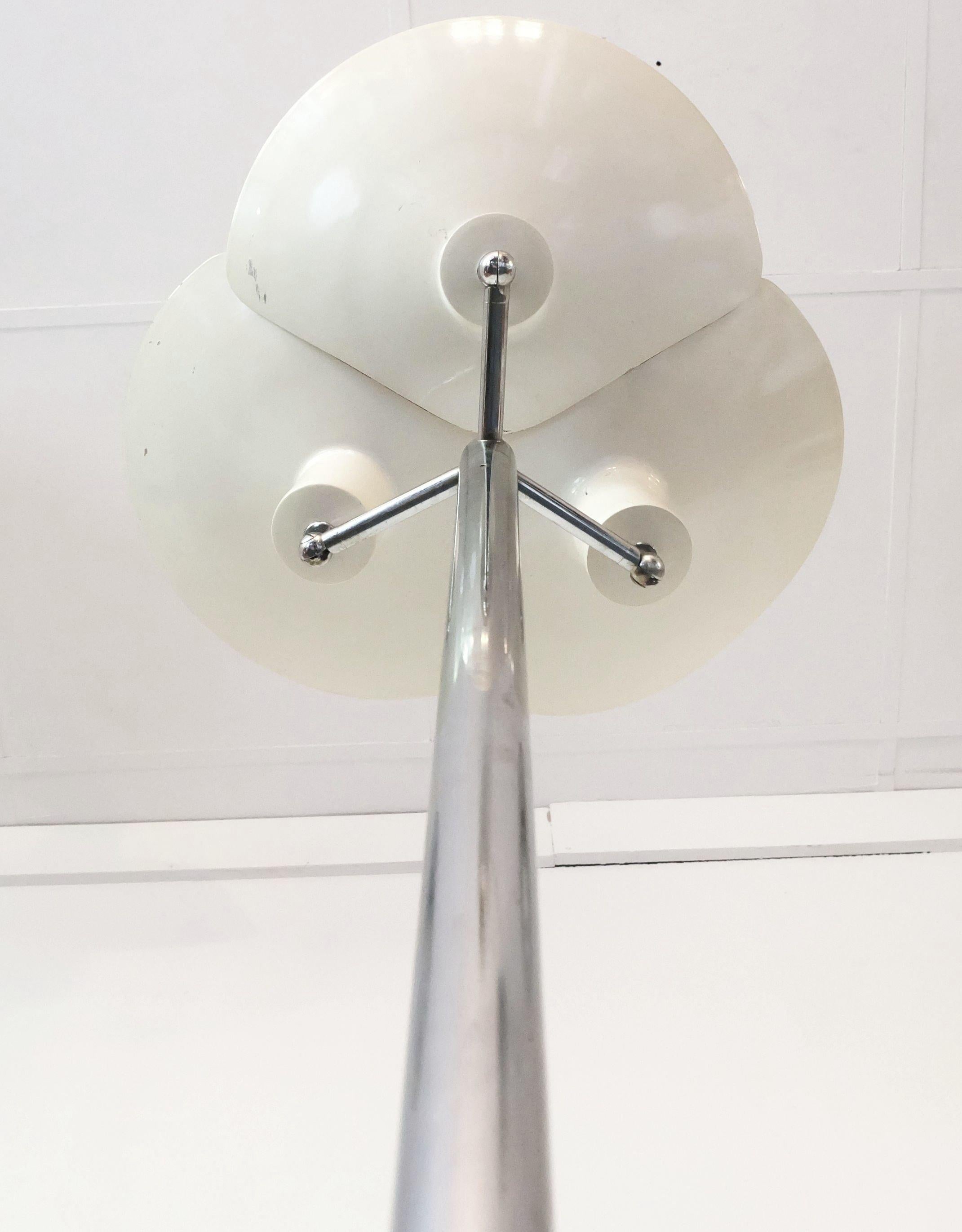 Floor Lamp, 1960s in the style of stilnovo For Sale 5