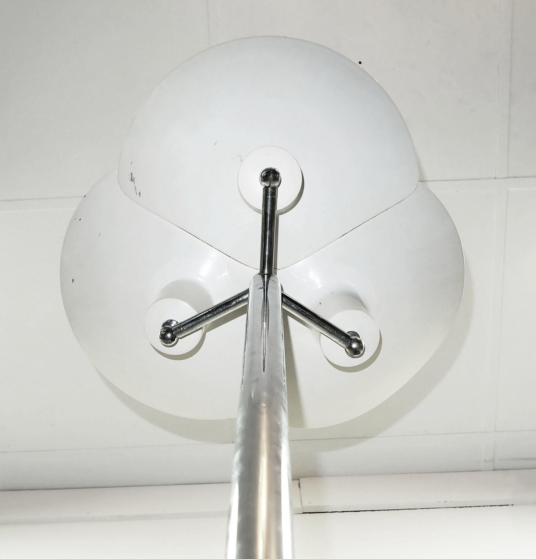 Floor Lamp, 1960s in the style of stilnovo For Sale 7