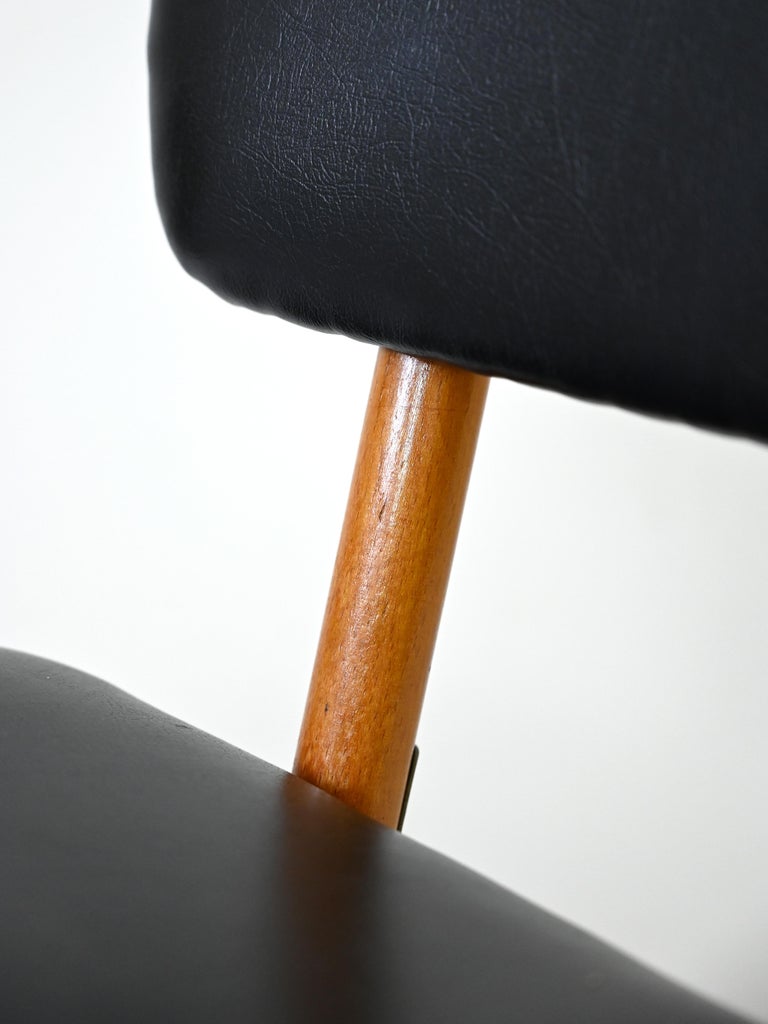 Scandinavian Vintage Black Leather Chair For Sale at 1stDibs