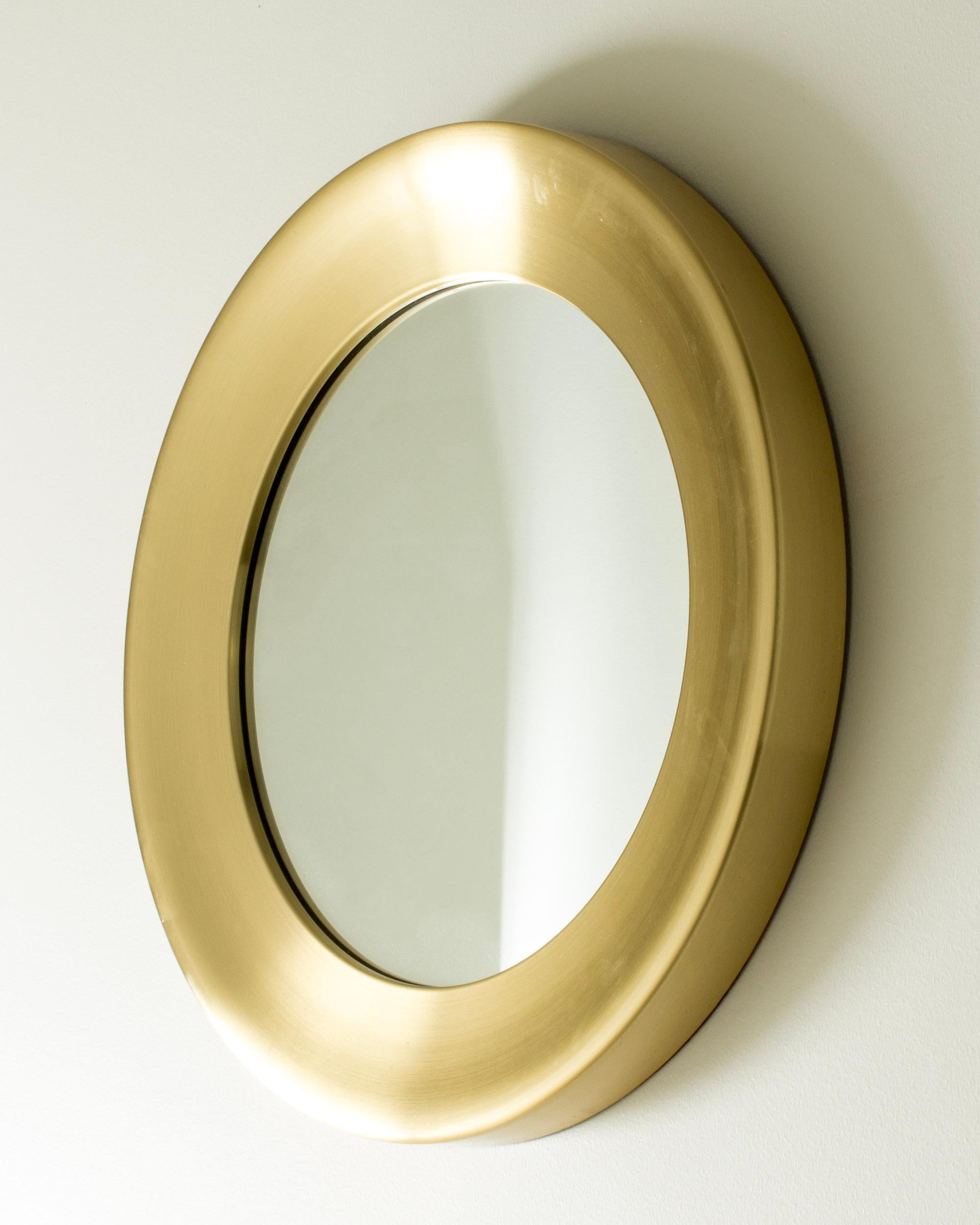 Scandinave moderne Miroir mural scandinave en laiton, Glasmäster, Suède, années 1960 en vente