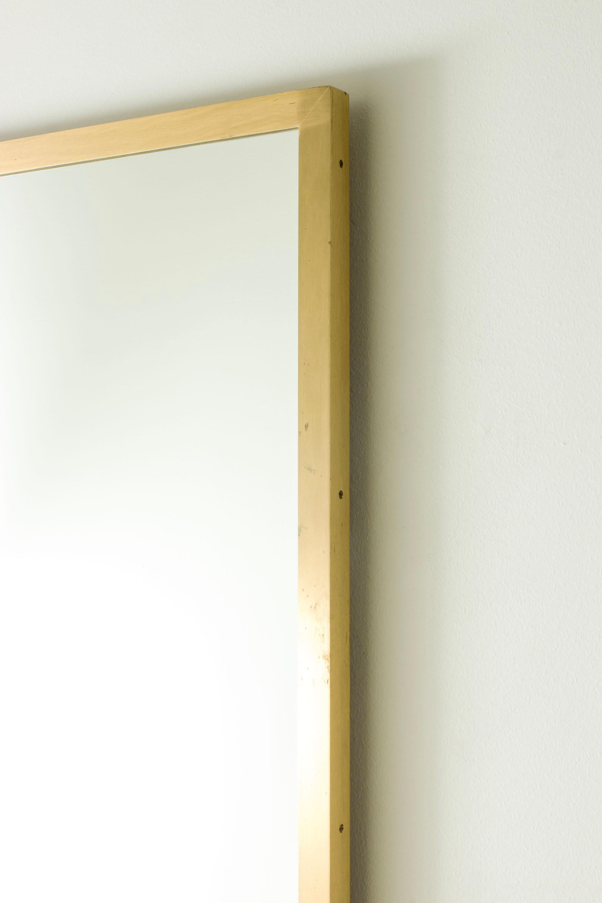 Scandinave moderne Miroir mural scandinave en laiton, Glasmäster, Suède, années 1960 en vente