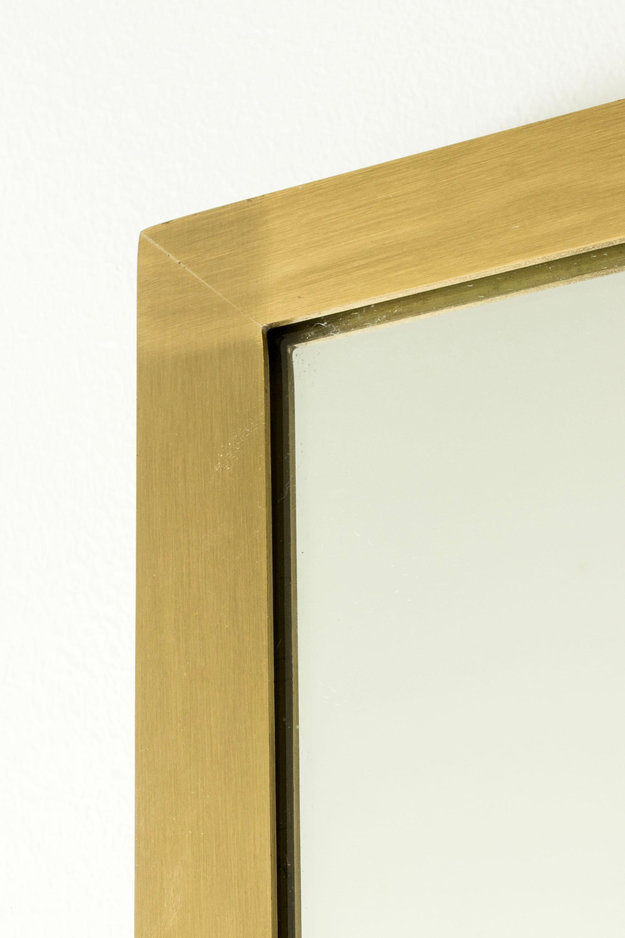 Suédois Miroir mural scandinave en laiton, Glasmäster, Suède, années 1960 en vente