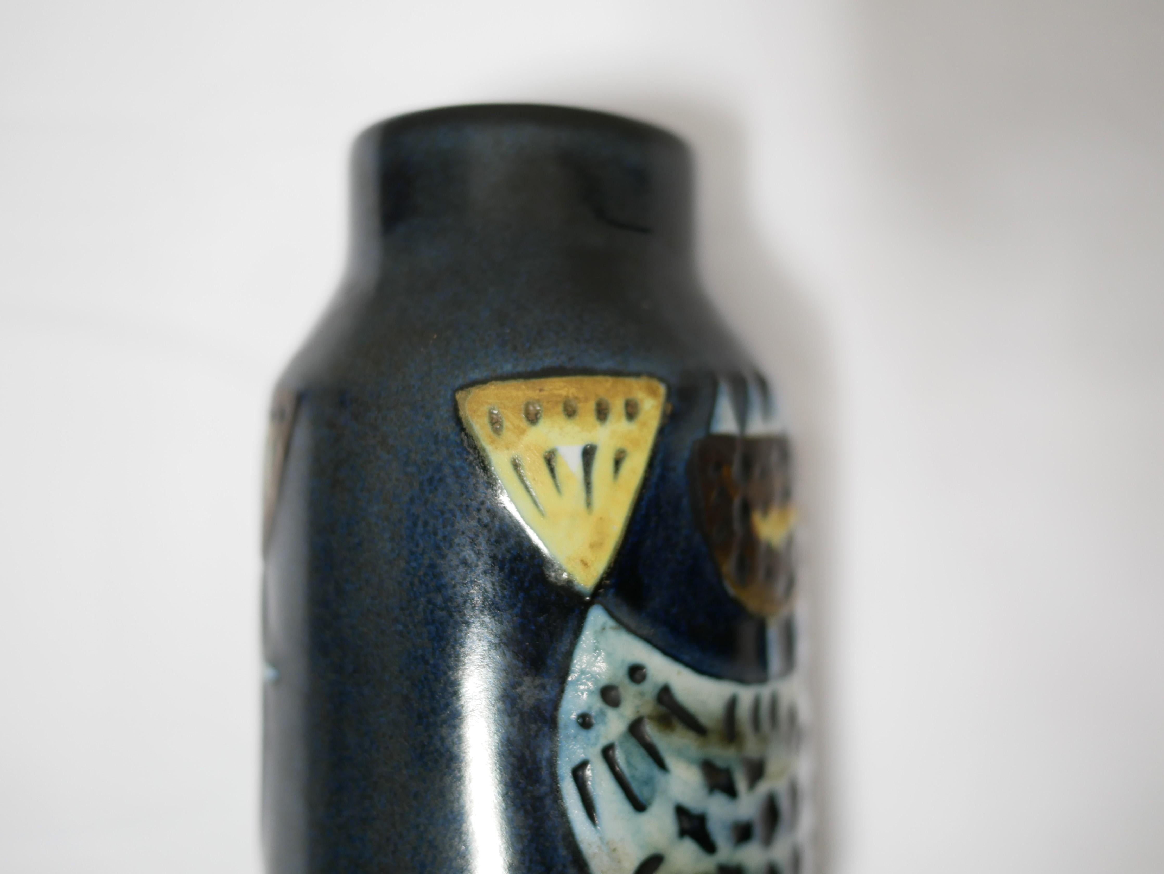 Scandinavian vintage ceramic vase by Lisa Larson for Gustavsberg For Sale 8