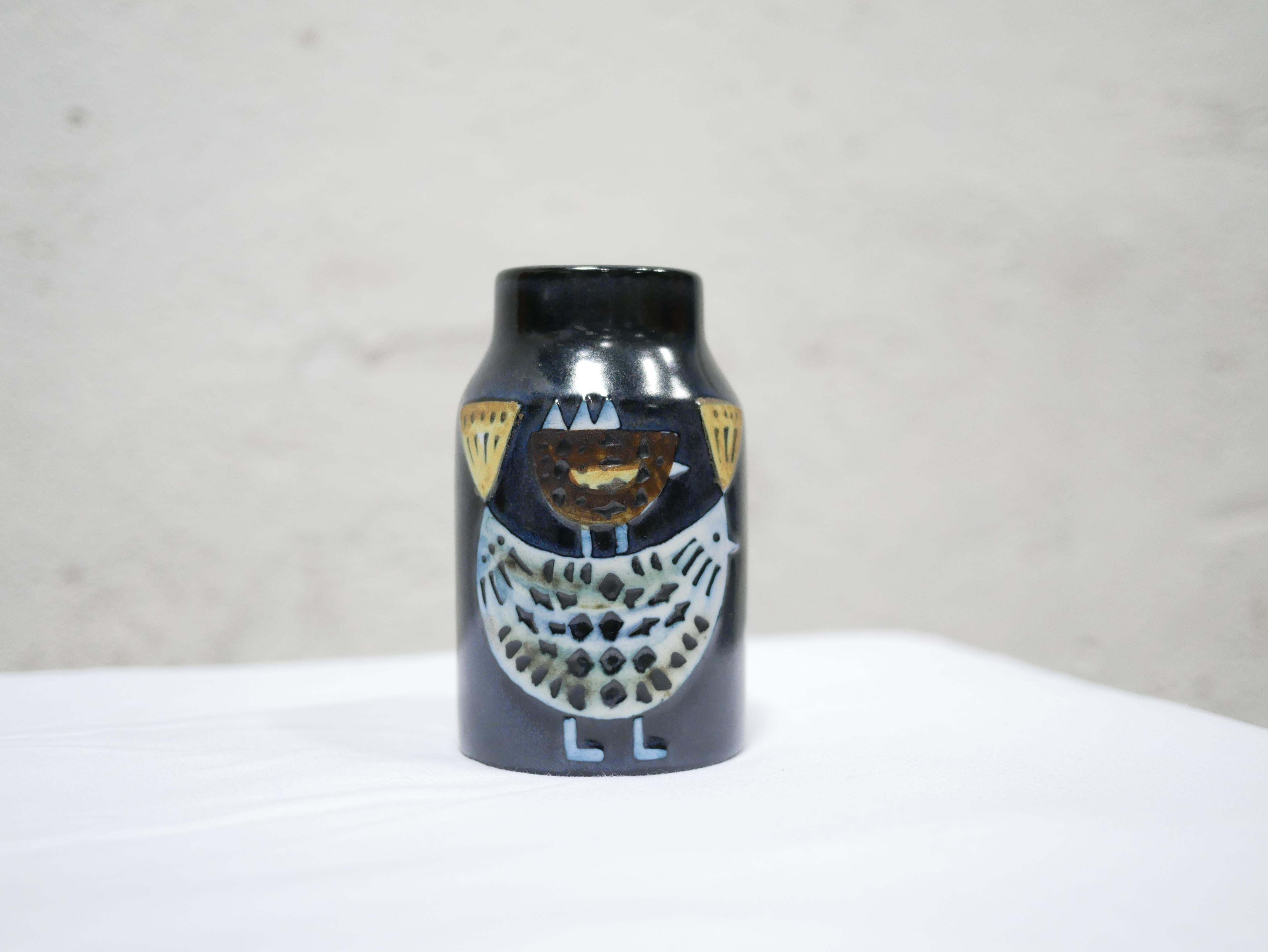 Scandinavian vintage ceramic vase by Lisa Larson for Gustavsberg For Sale 1