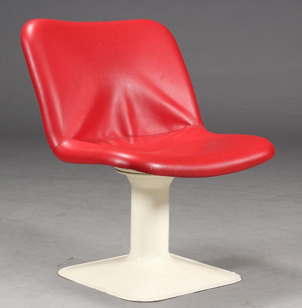 Finnish Scandinavian Vintage Red Chair by Yrjö Kukkapuro for Lænestol For Sale