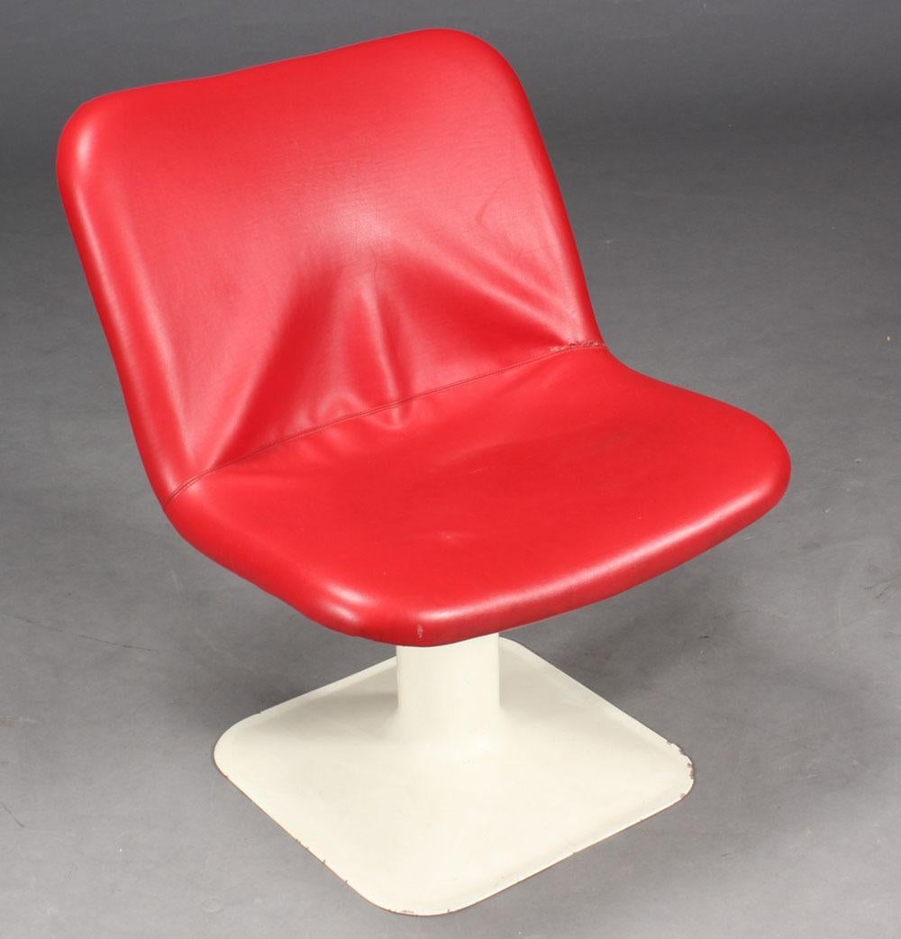 Scandinavian Vintage Red Chair by Yrjö Kukkapuro for Lænestol In Excellent Condition For Sale In Porto, PT