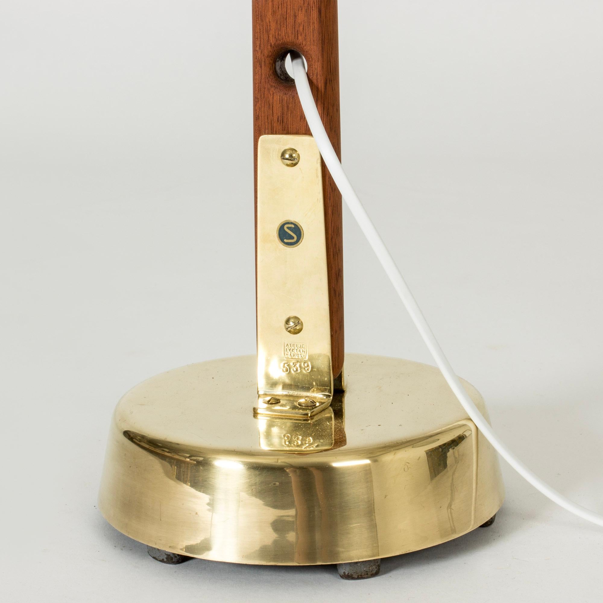 Brass Scandinavian Vintage Floor Lamp by Hans Bergström, Ateljé Lyktan, Sweden, 1950s For Sale