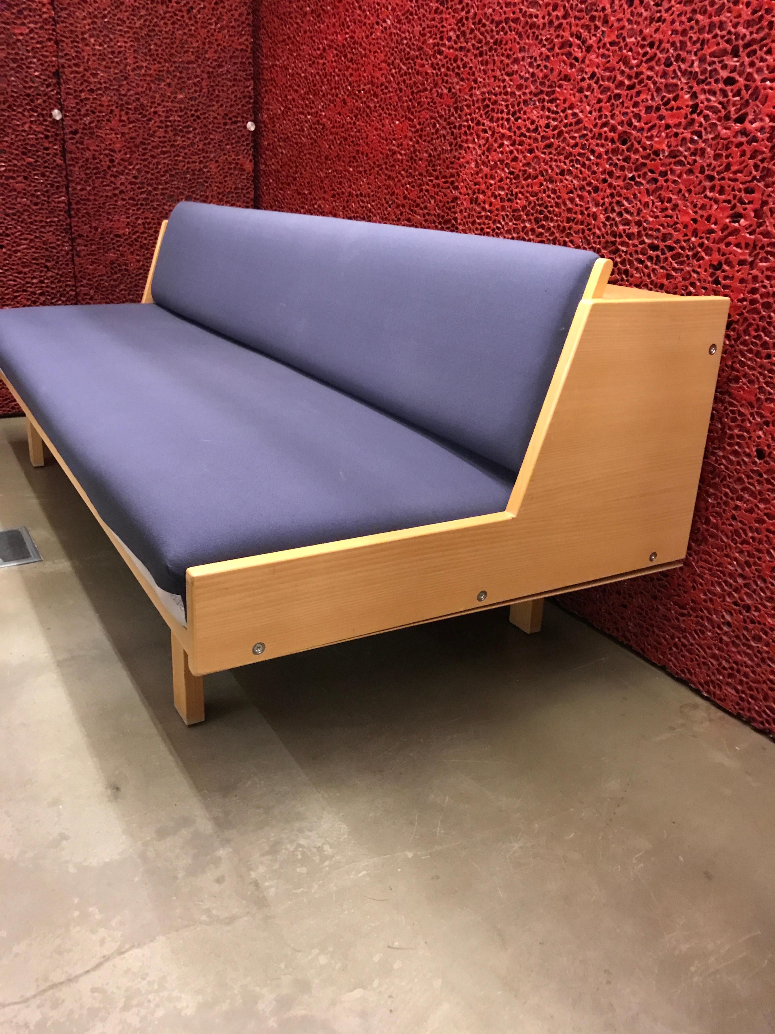 ge 258 daybed