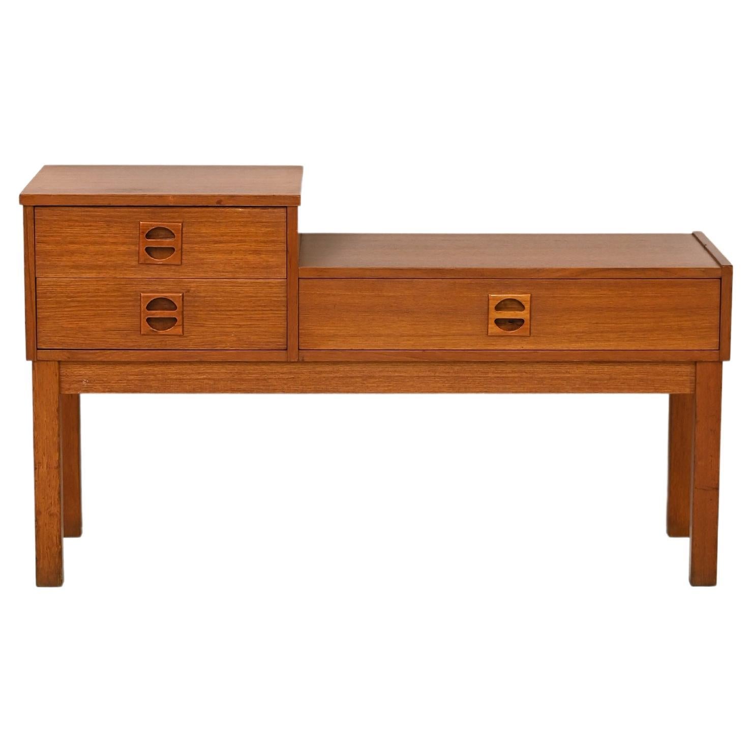 Mid century gossip chair online