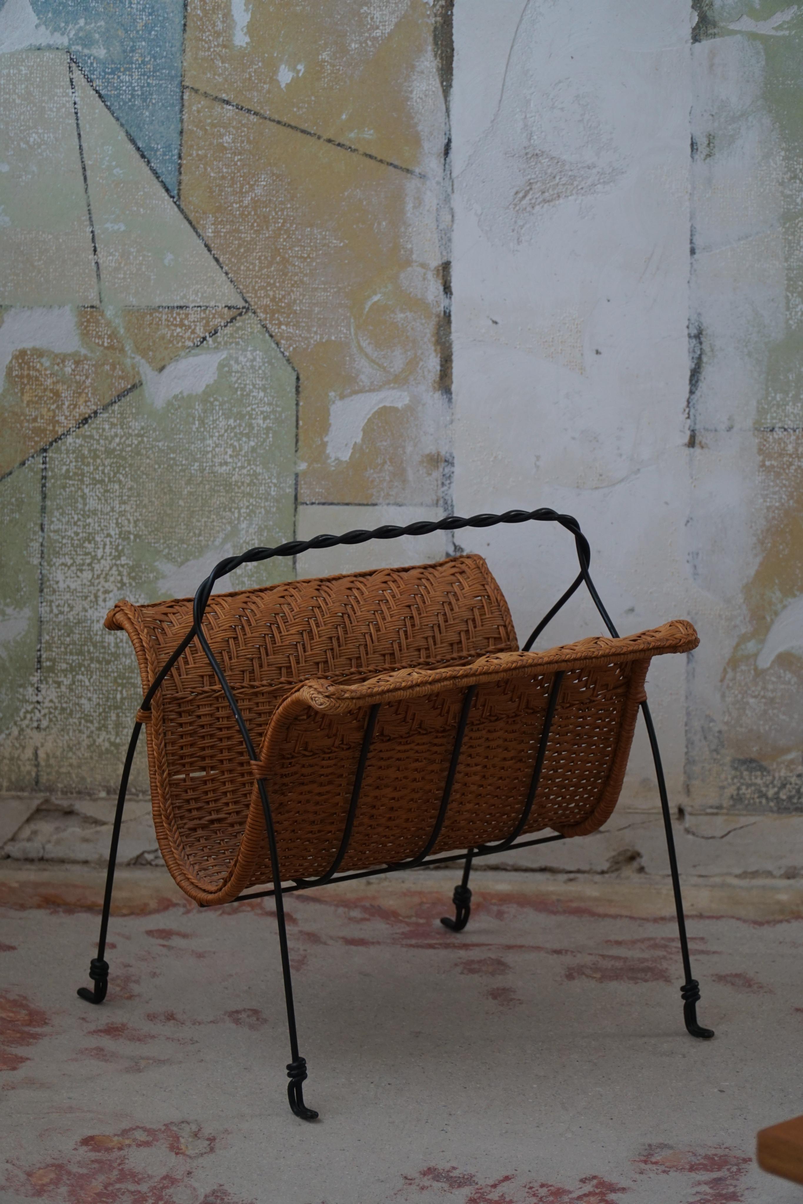 Scandinavian Vintage Magazine Rack in Rattan and Stainless Steel, 1960s For Sale 5