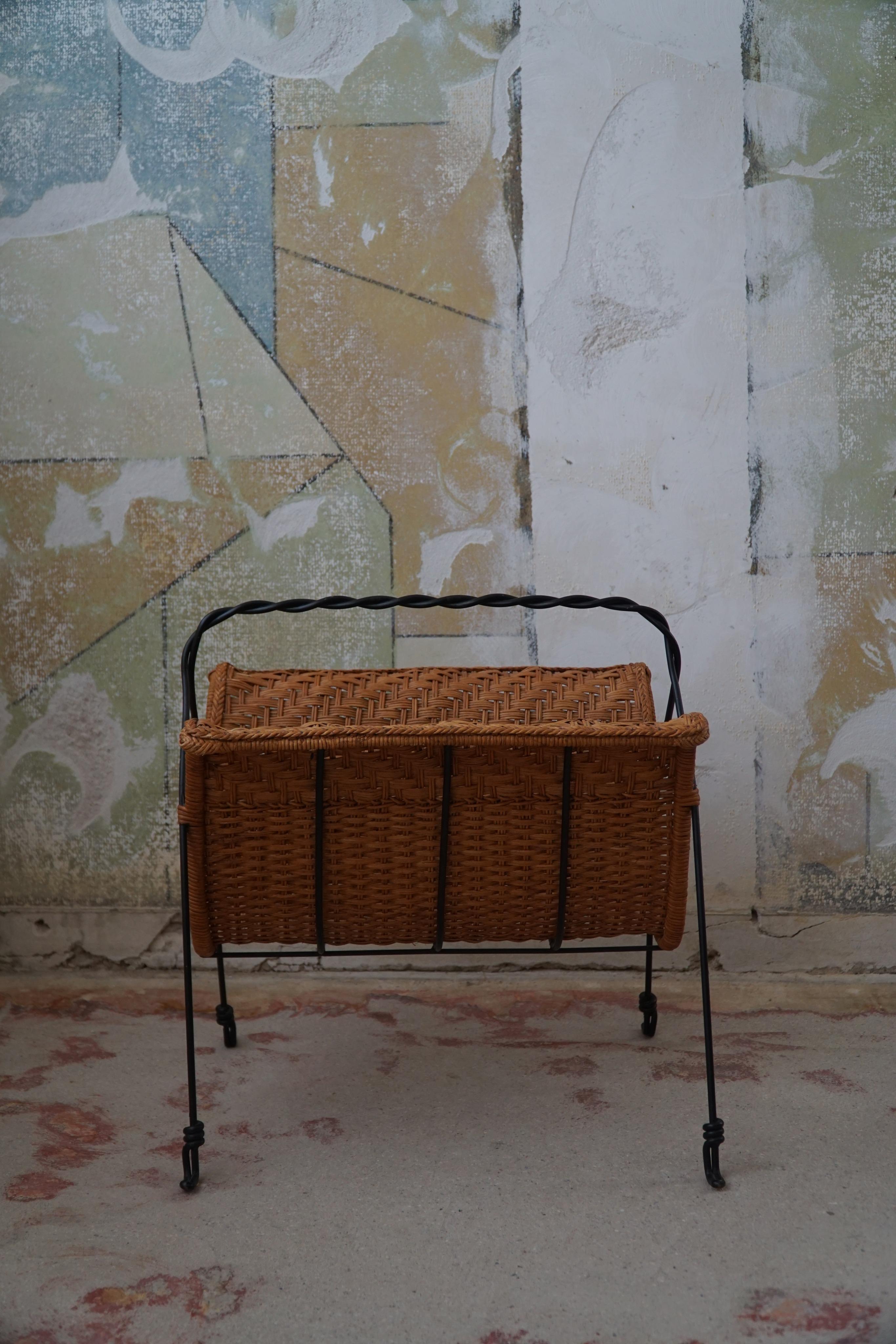 Scandinavian Vintage Magazine Rack in Rattan and Stainless Steel, 1960s For Sale 1