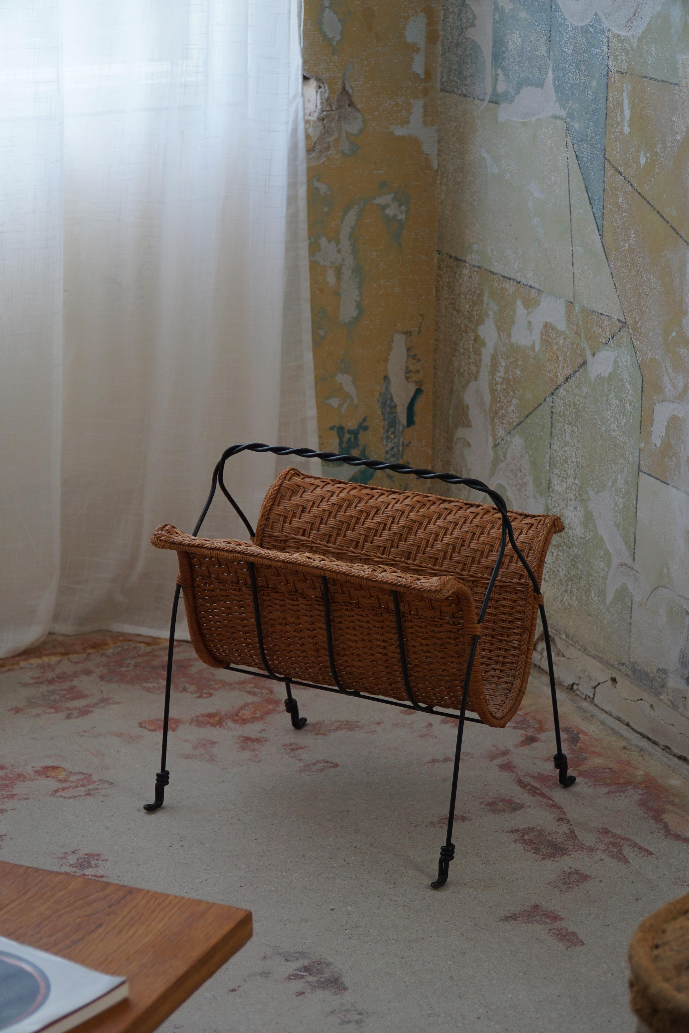 Scandinavian Vintage Magazine Rack in Rattan and Stainless Steel, 1960s For Sale 3