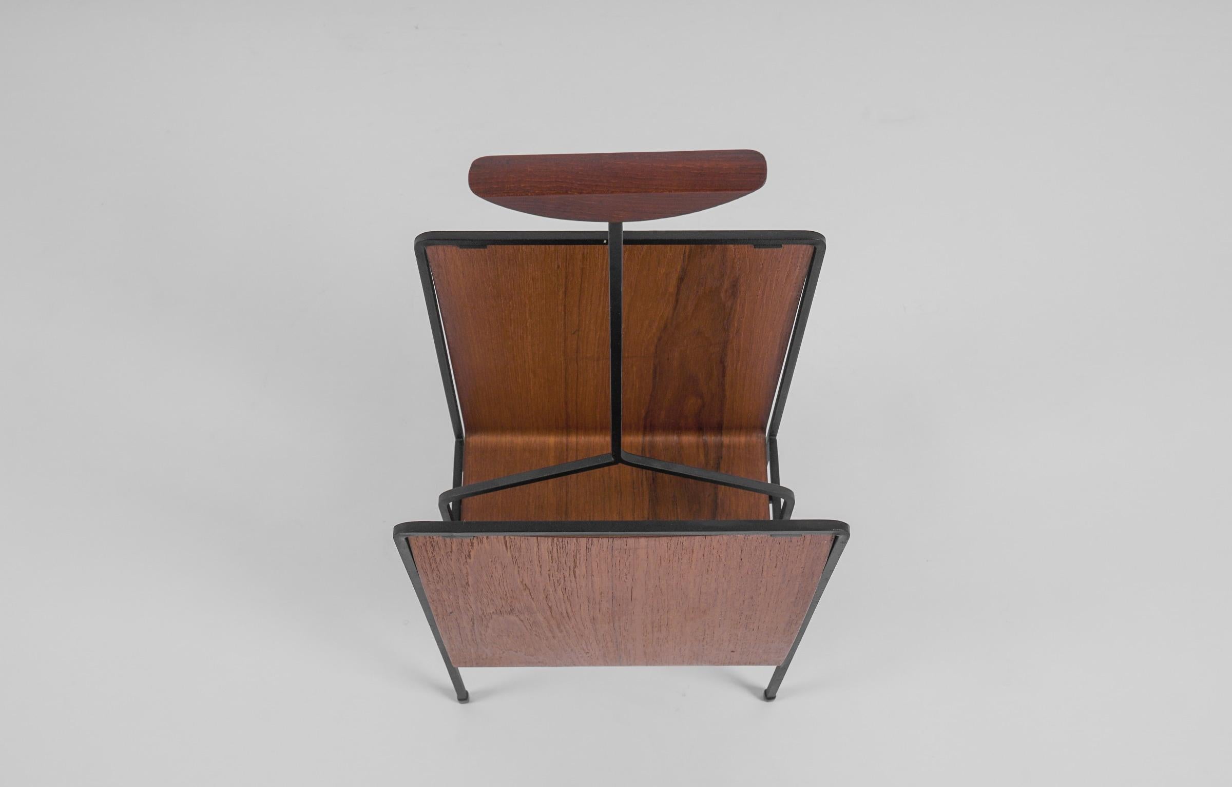 Scandinavian Vintage Magazine Rack in Teak Plywood and Metal, 1960s For Sale 2