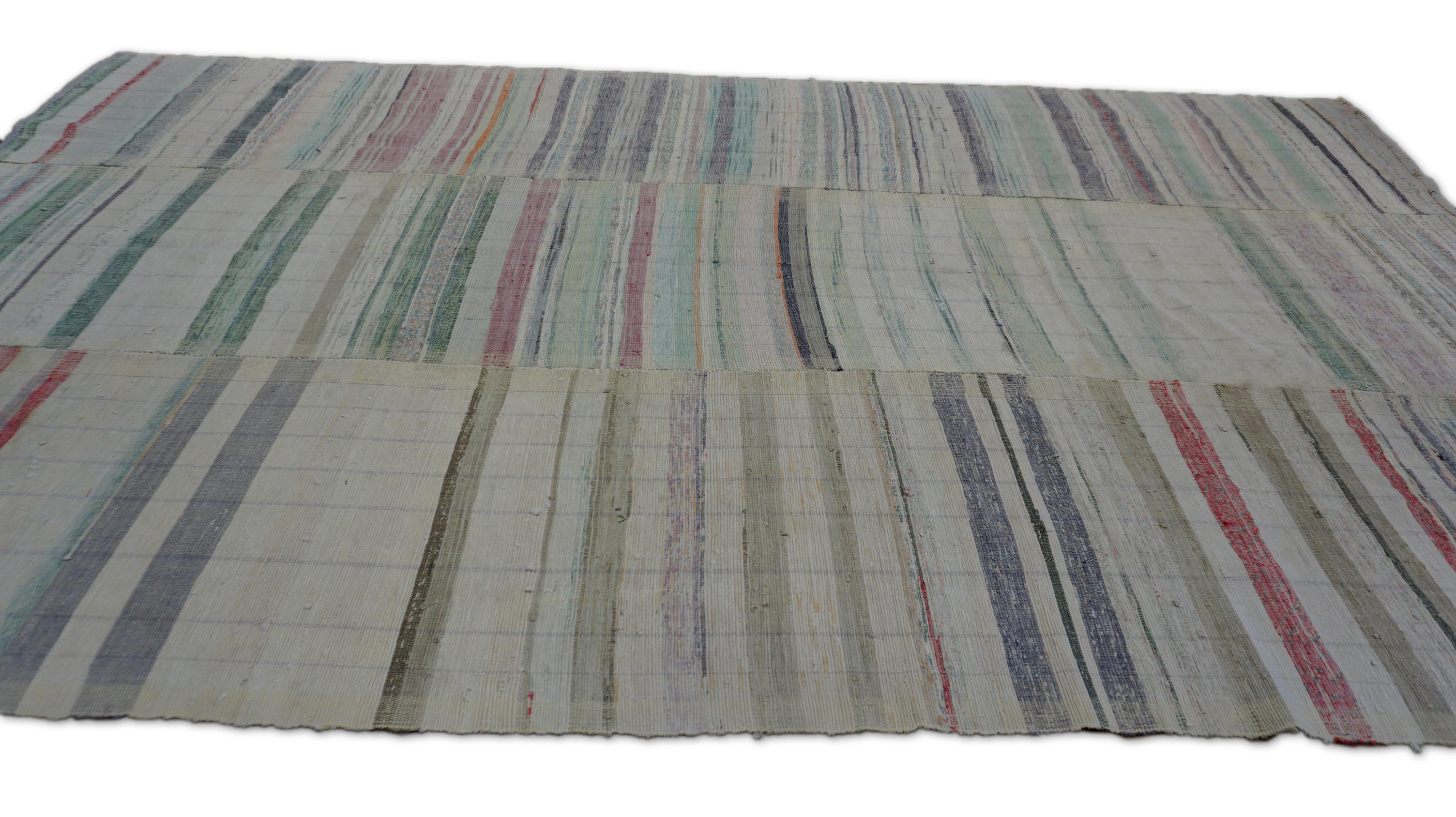 Skandinavischer Vintage Mehrfarbiger gestreifter Wollteppich 6'6''x10'8'' (Türkisch) im Angebot