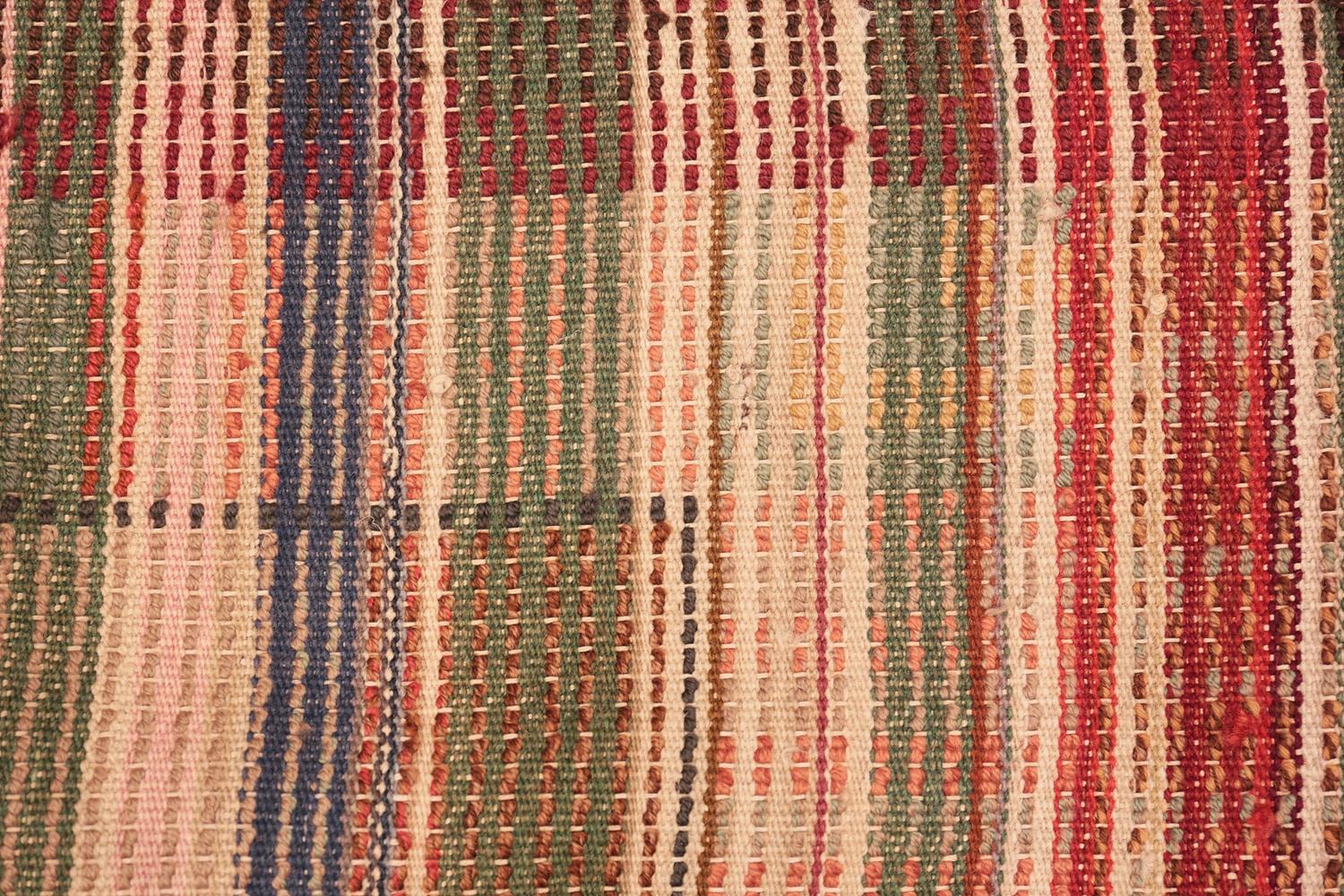 Mid-20th Century Nazmiyal Collection Scandinavian Vintage Rya Rug. 6 ft 2 in x 8 ft 9 in 