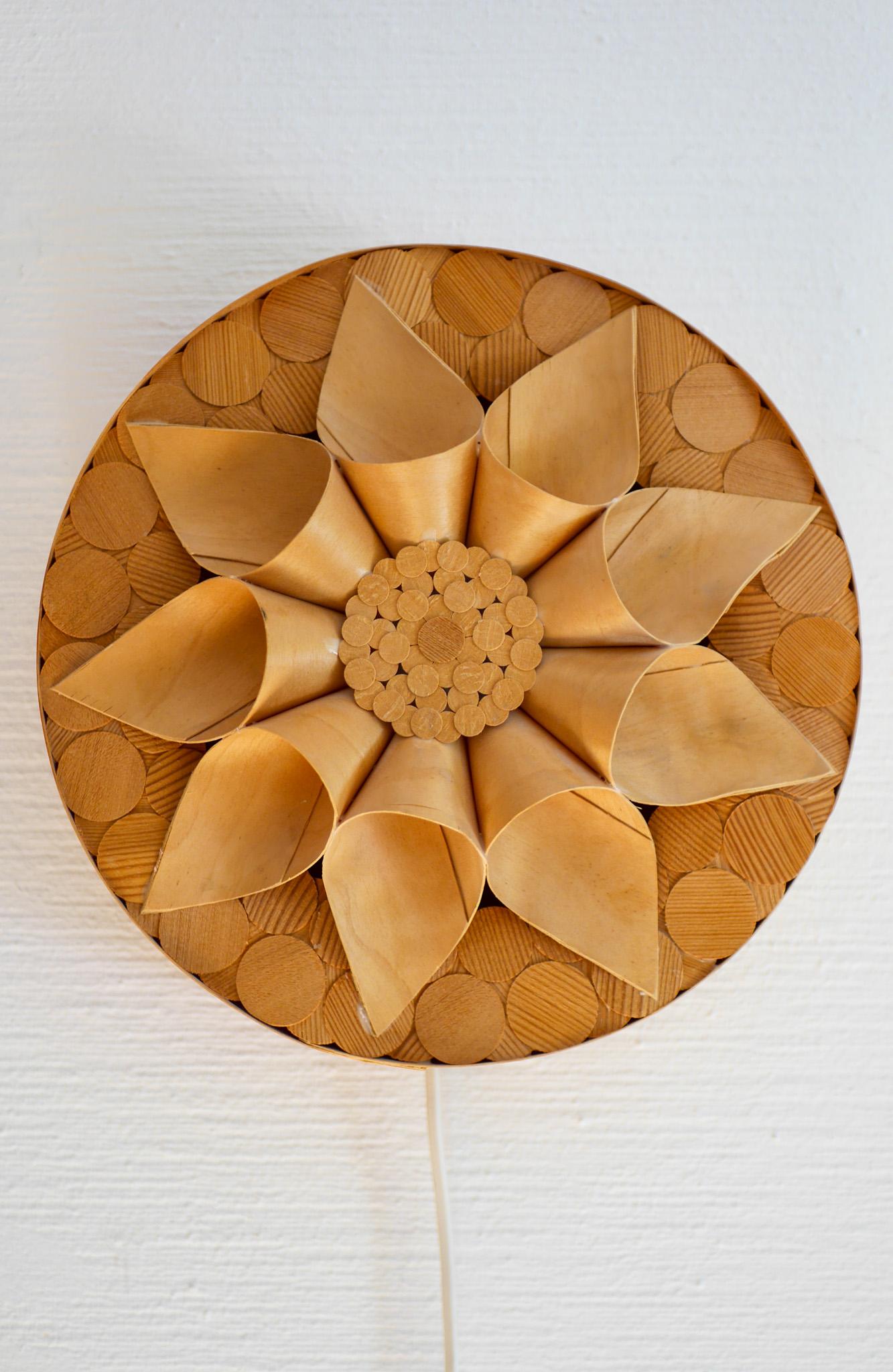 Applique vintage scandinave. Lampade da parete in legno di pino di metà secolo moderno in vendita 10