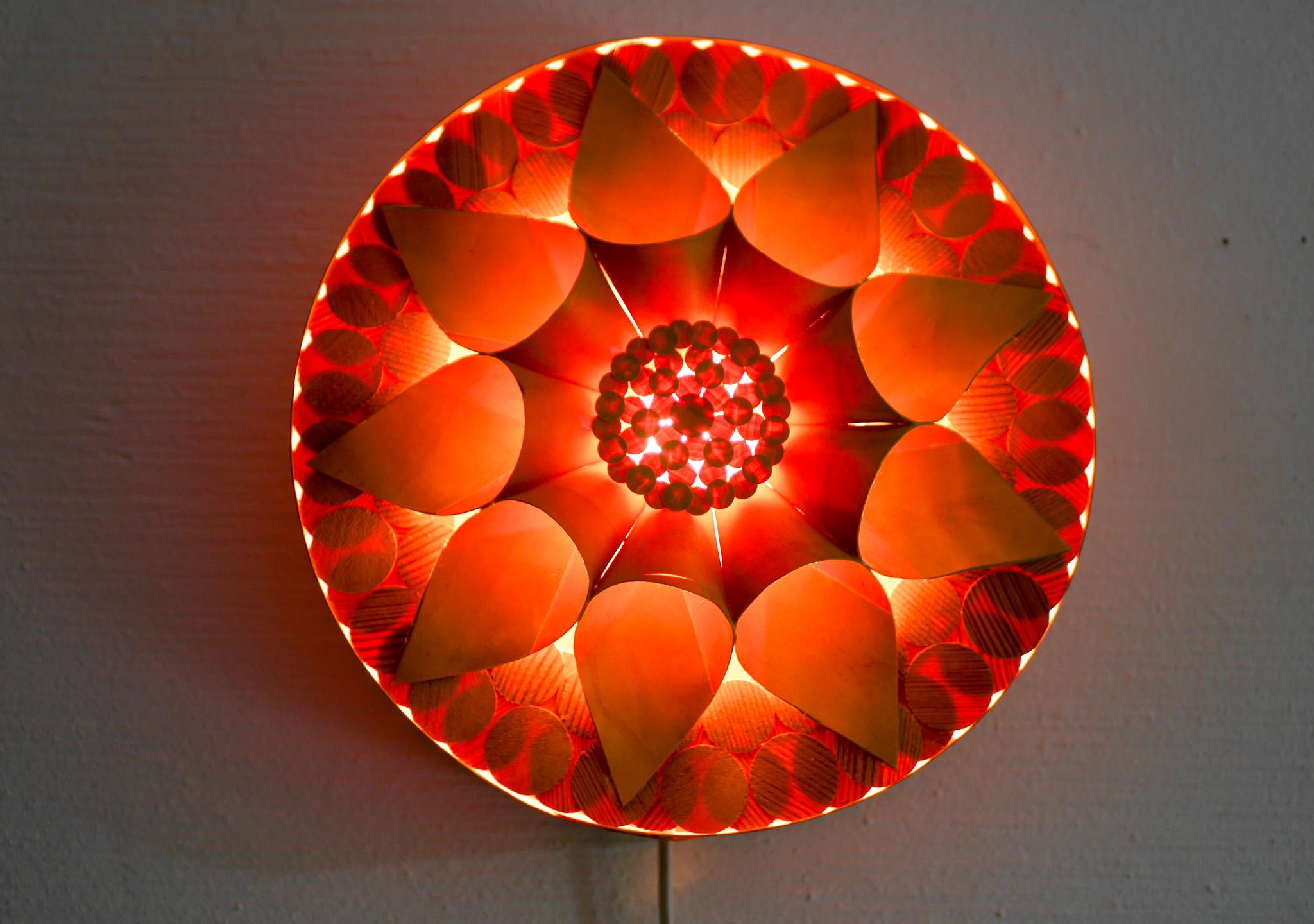 Applique vintage scandinave. Lampade da parete in legno di pino di metà secolo moderno In condizioni discrete in vendita a Skarpnäck, SE