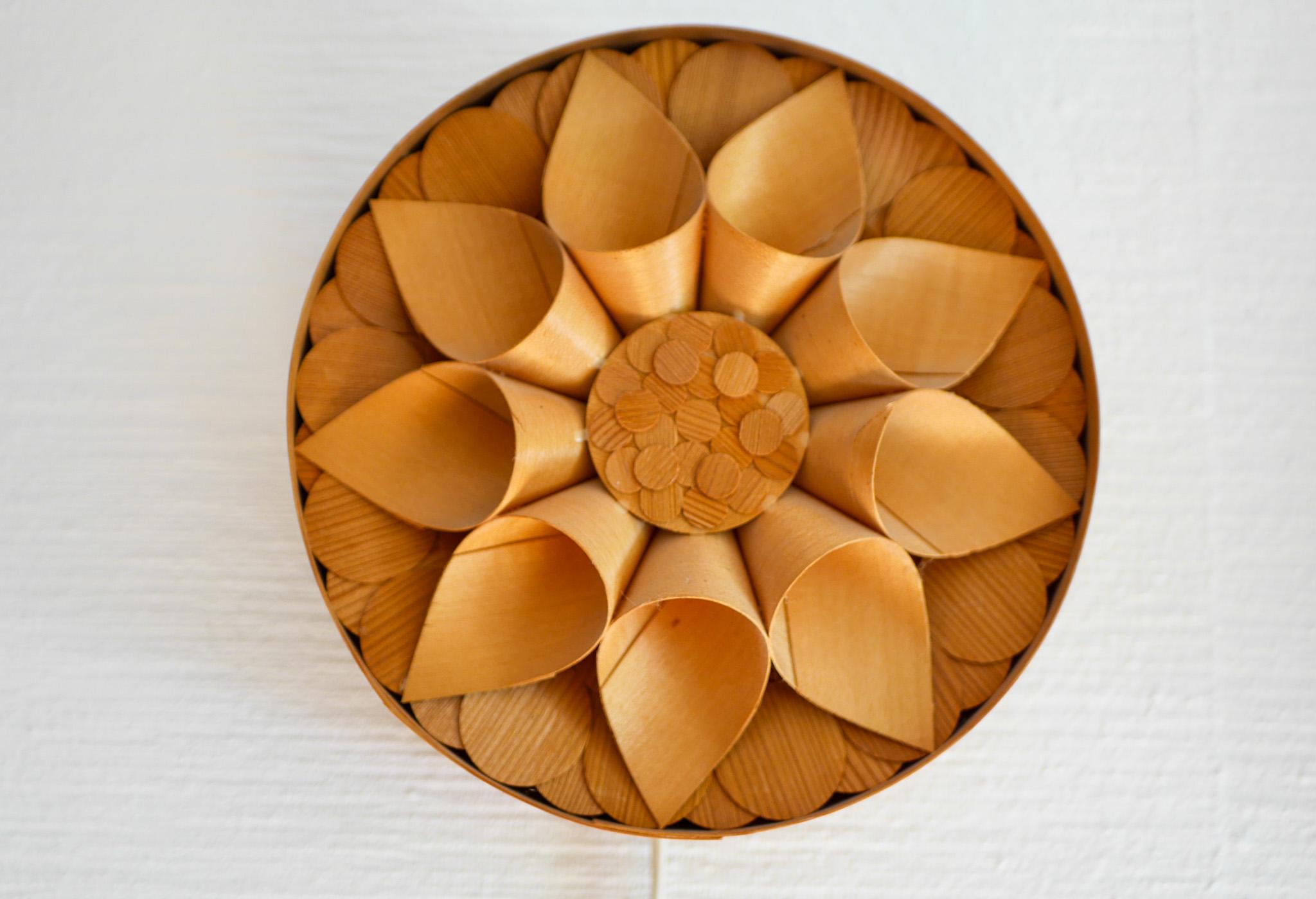 Pino Applique vintage scandinave. Lampade da parete in legno di pino di metà secolo moderno in vendita