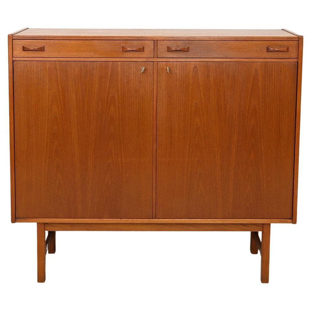 Scandinavian Vintage Sideboard with Drawers