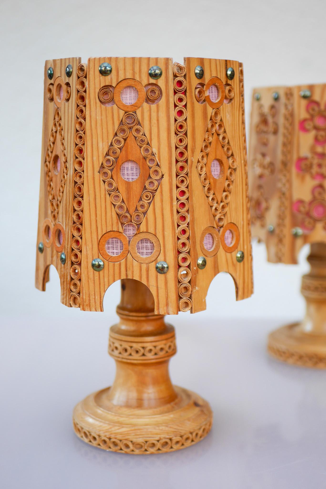 Lampes de table vintage scandinaves. Luminaires en bois de pin modernes du milieu du siècle dernier en vente 3