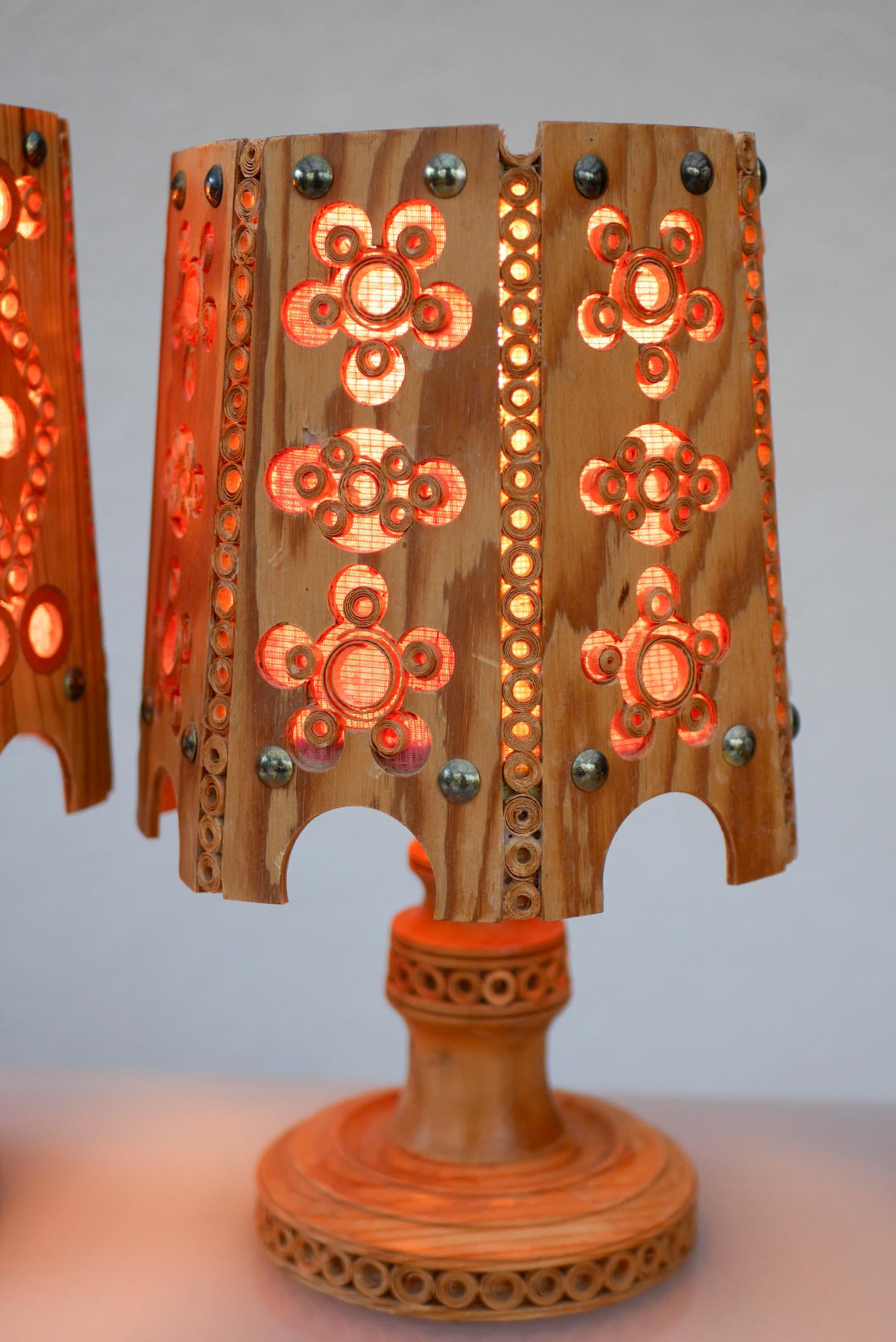 Lampes de table vintage scandinaves. Luminaires en bois de pin modernes du milieu du siècle dernier en vente 6