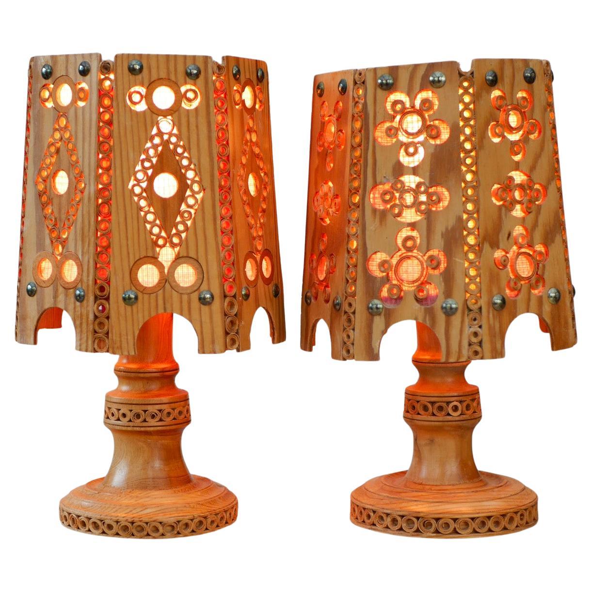 Lampes de table vintage scandinaves. Luminaires en bois de pin modernes du milieu du siècle dernier en vente