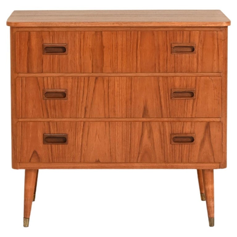 Scandinavian Vintage Teak Chest of Drawers For Sale at 1stDibs