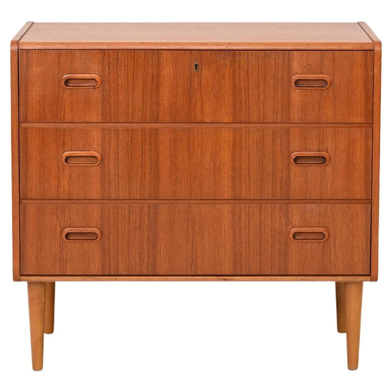 Scandinavian Vintage Teak Chest of Drawers For Sale at 1stDibs