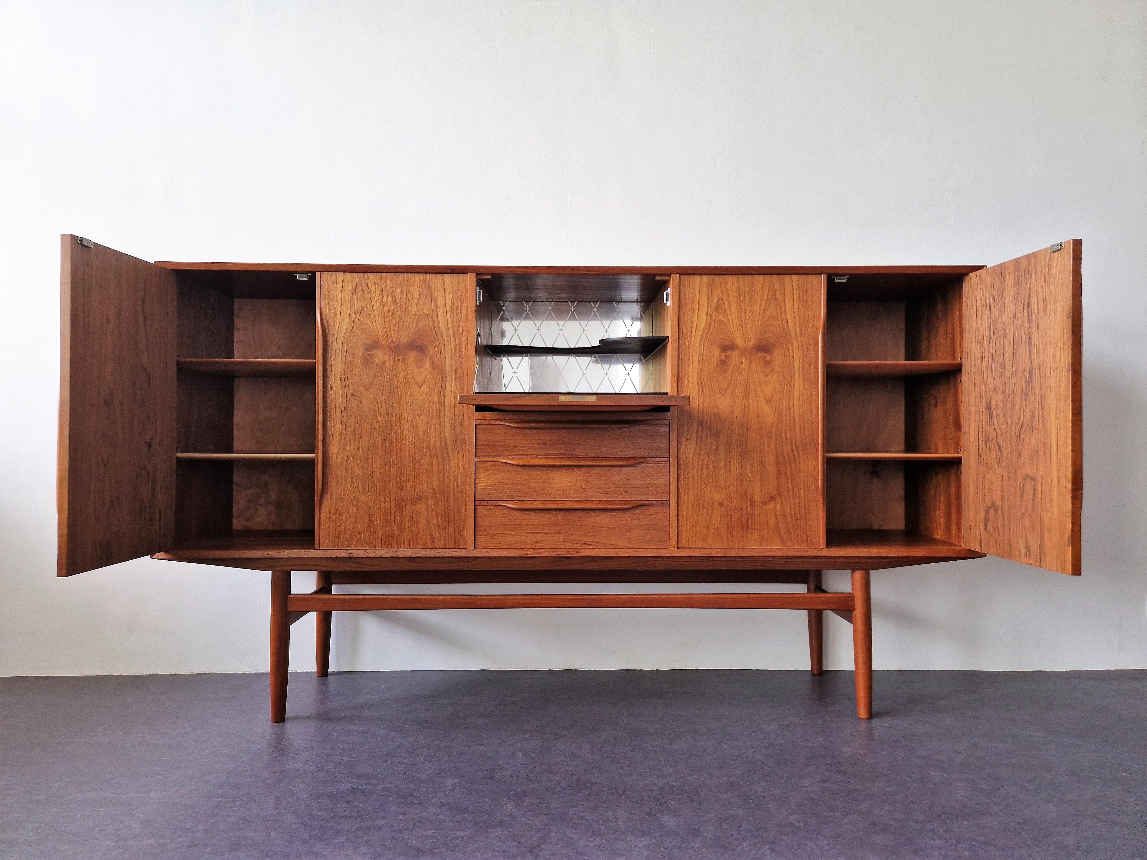 Veneer Scandinavian Vintage Teak Highboard, Denmark, 1960s For Sale