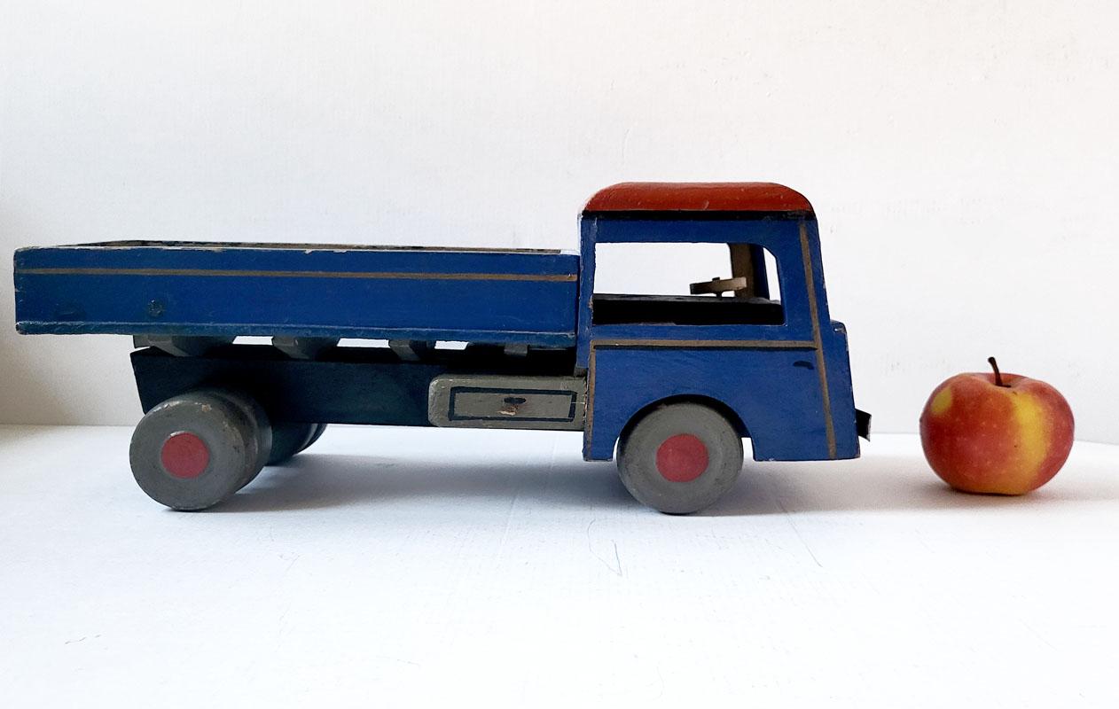 Camion en bois vintage scandinave décoratif, 
Années 1930-1940
