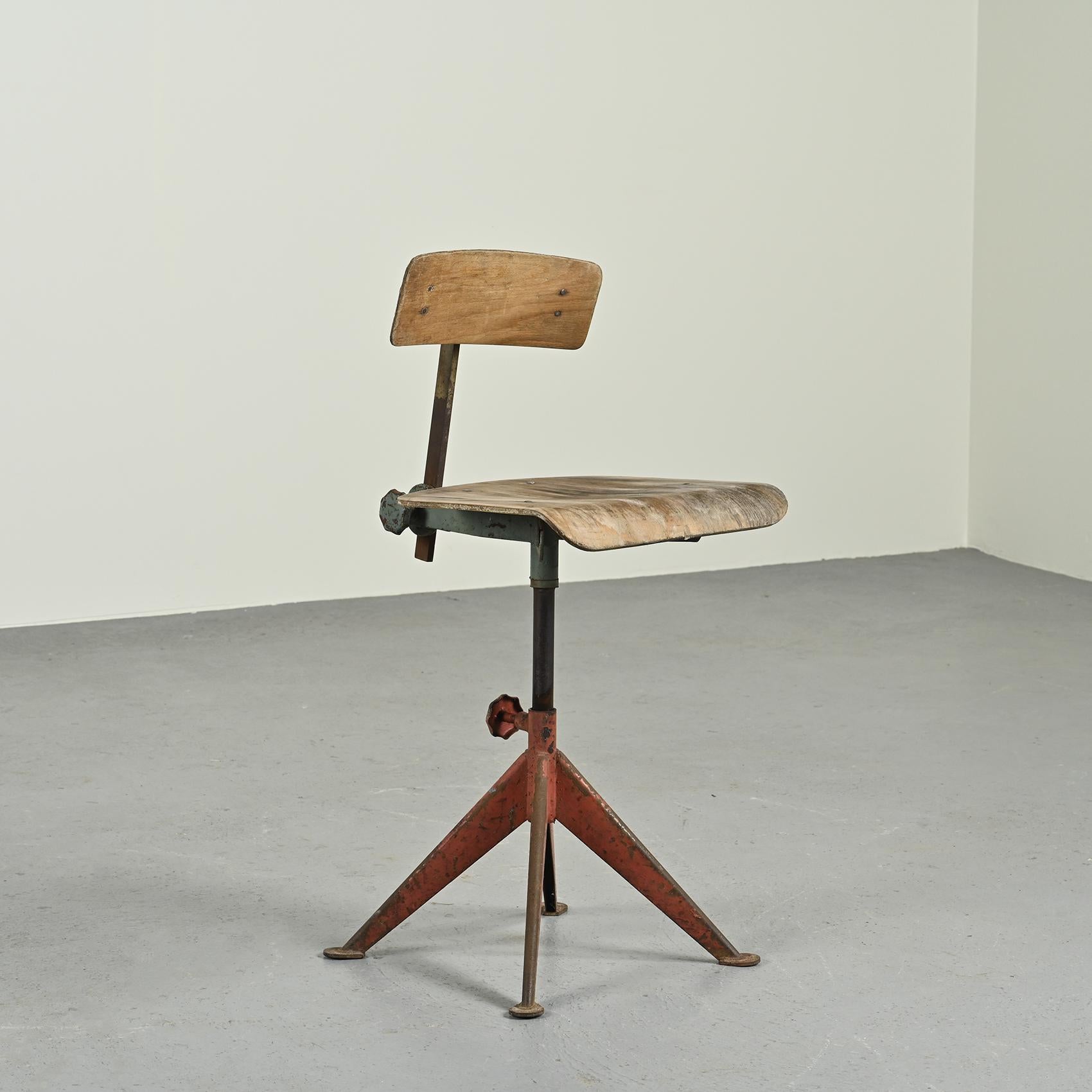 Mid-Century Modern Scandinavian Vintage Workshop chair, circa 1946, Odelberg & Olson For Sale