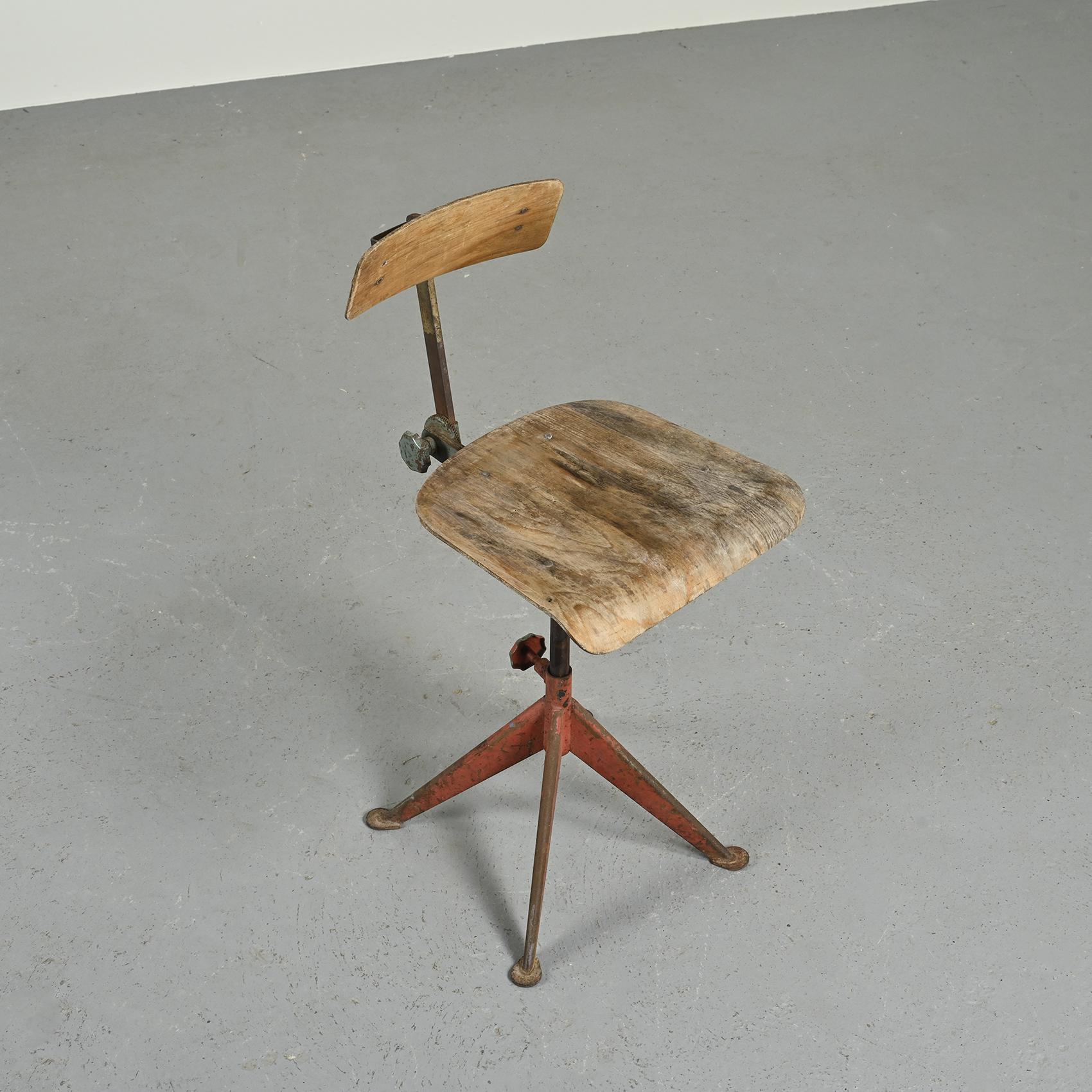 Metal Scandinavian Vintage Workshop chair, circa 1946, Odelberg & Olson For Sale