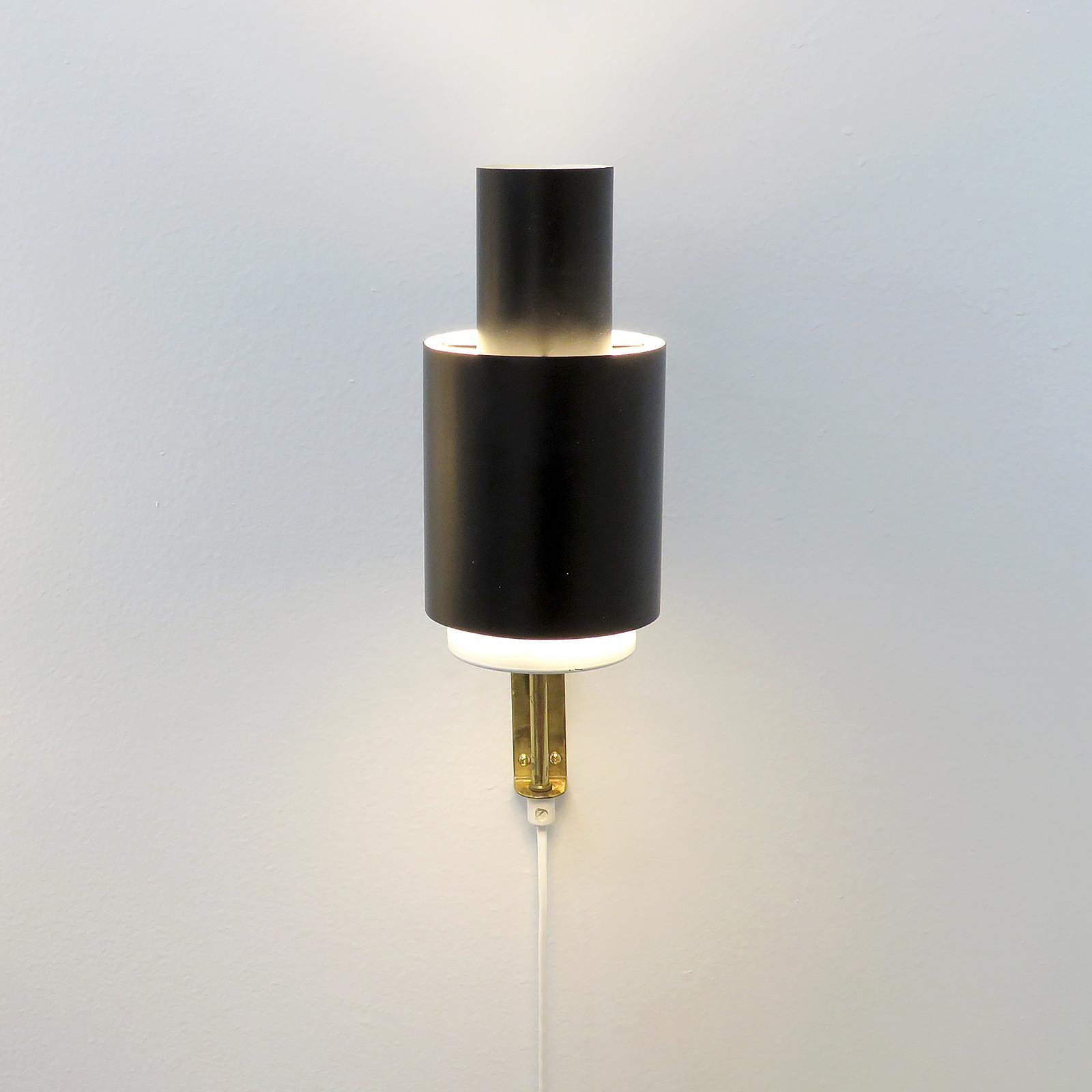 Scandinavian Wall Light by Itsu, 1960 For Sale 2