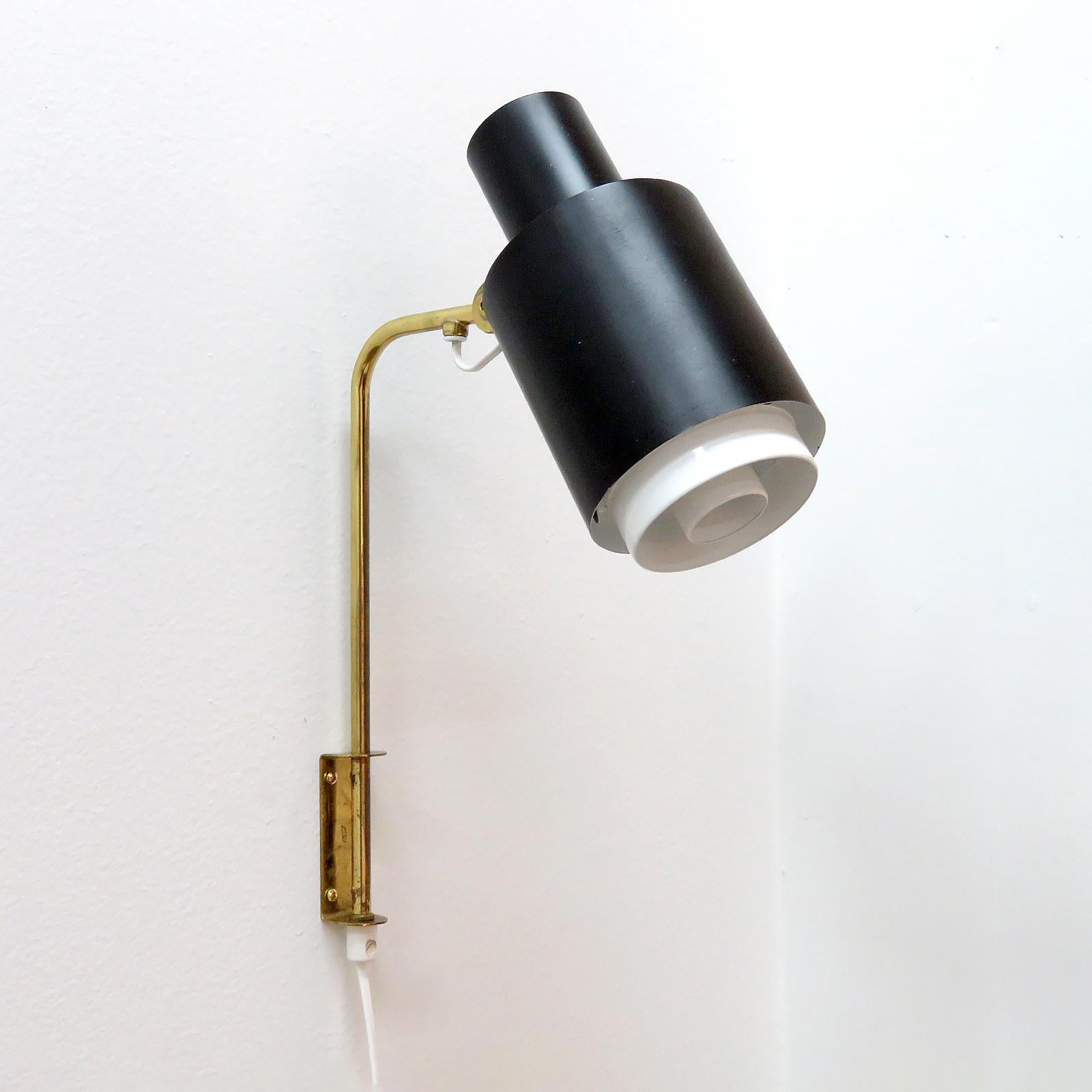 Scandinavian Modern Scandinavian Wall Light by Itsu, 1960 For Sale
