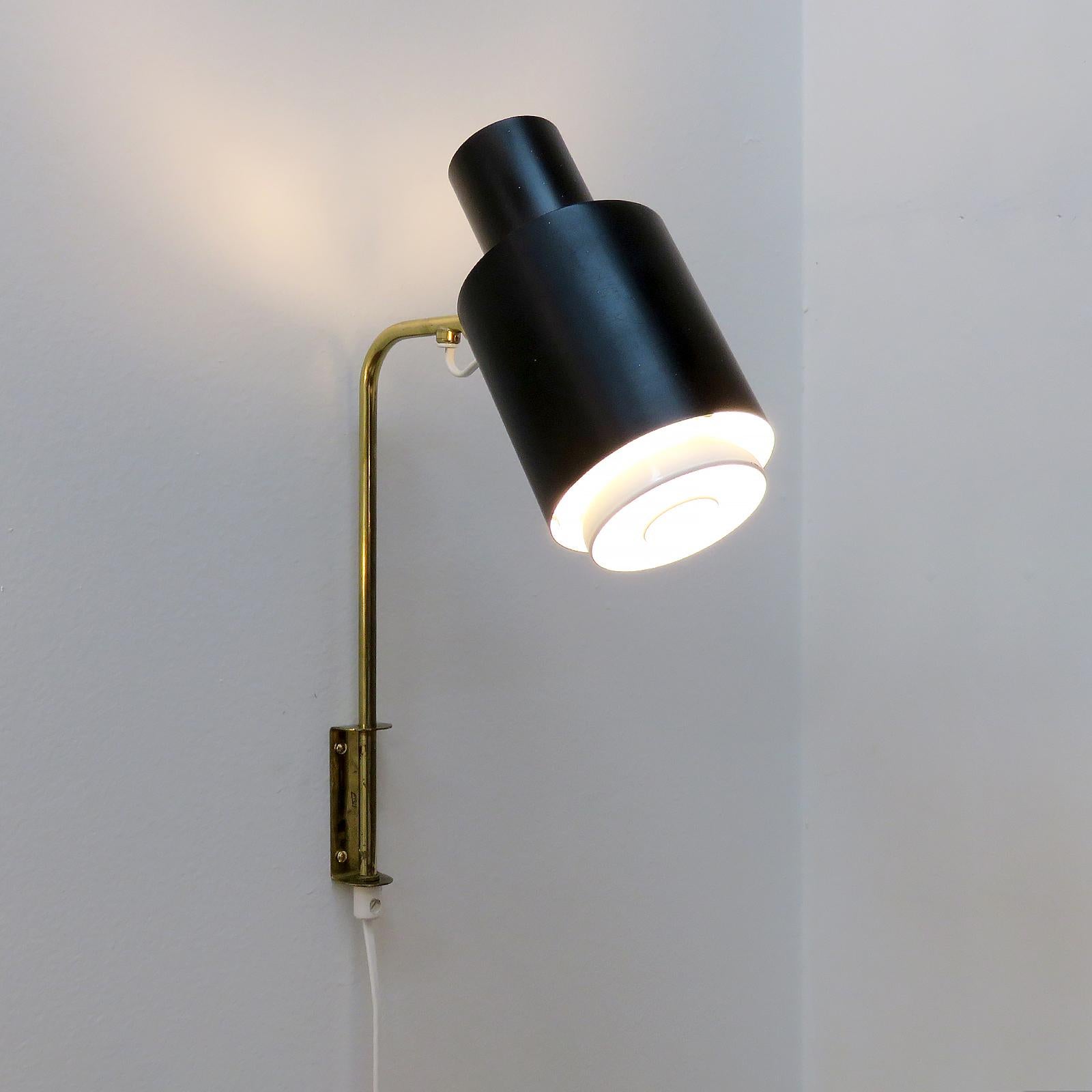 Scandinavian Wall Light by Itsu, 1960 For Sale 1
