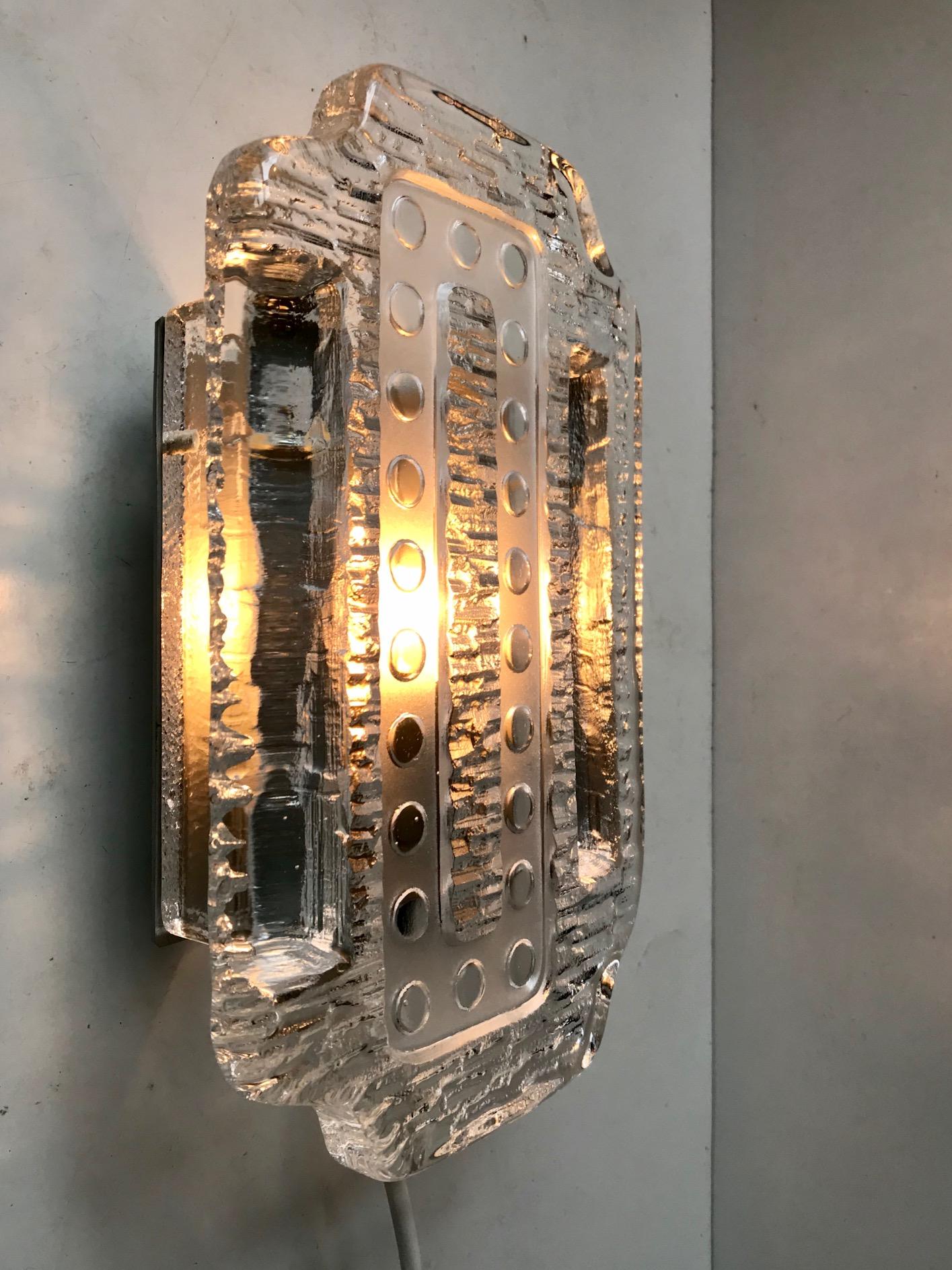 Scandinavian Wall Sconce in Iced Glass from Orrefors, 1970s In Good Condition For Sale In Esbjerg, DK