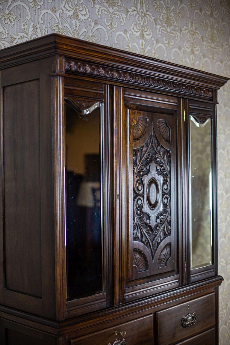Buffet scandinavo in noce marrone scuro, inizio XX secolo in vendita 8