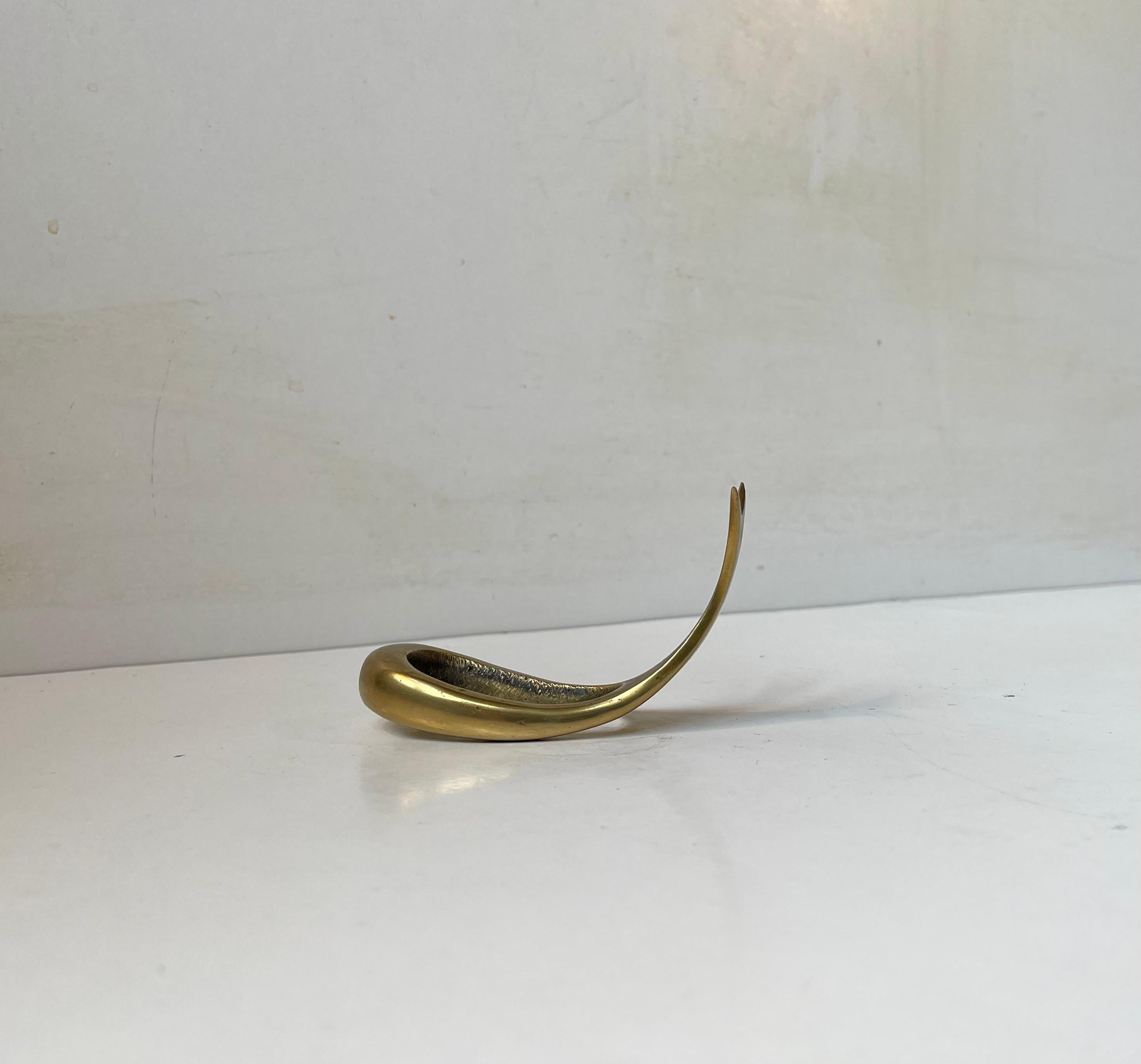 Mid-Century Modern Scandinavian Whale Brass Pipe Rest in the Style of Carl Auböck, 1950 For Sale