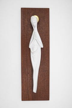 Madonna scandinava in porcellana bianca e modellata su pannello di teak, anni '60