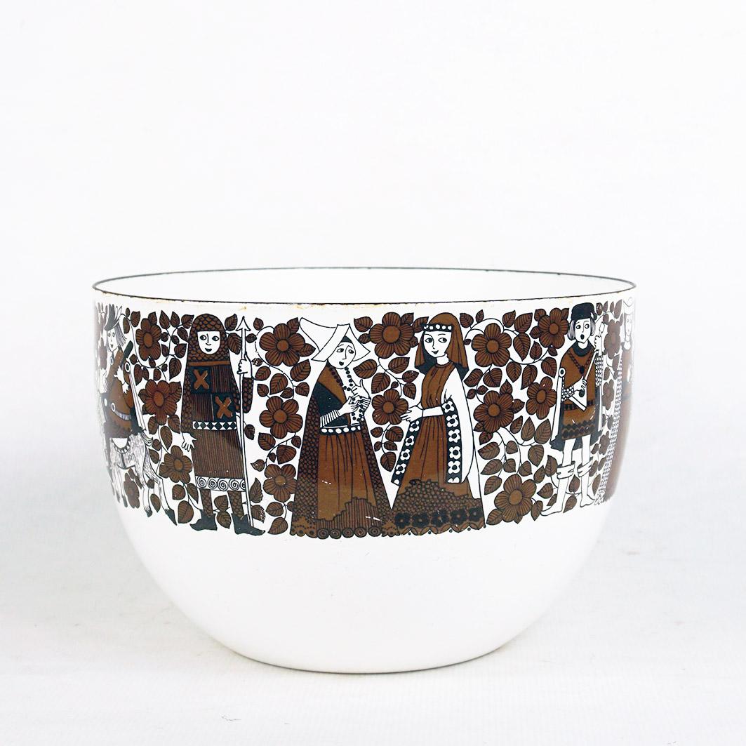 This amazing Bowl in enameled steel was designed by master Finnish designer Kaj Franck for Finel / Arabia and made in Finland during the 1960s. It shows medieval Troubadour scenes on white ground. Measures 21cm (8.25
