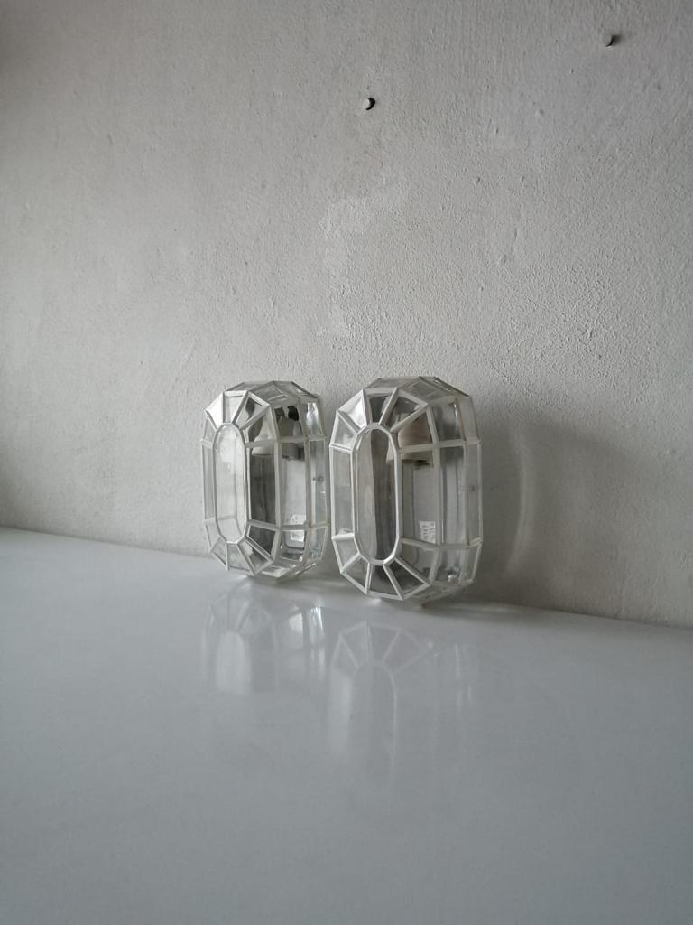 Scandinavian White Iron Structured Glass Pair of Sconces by ÖVE, 1970s Sweden In Good Condition In Hagenbach, DE