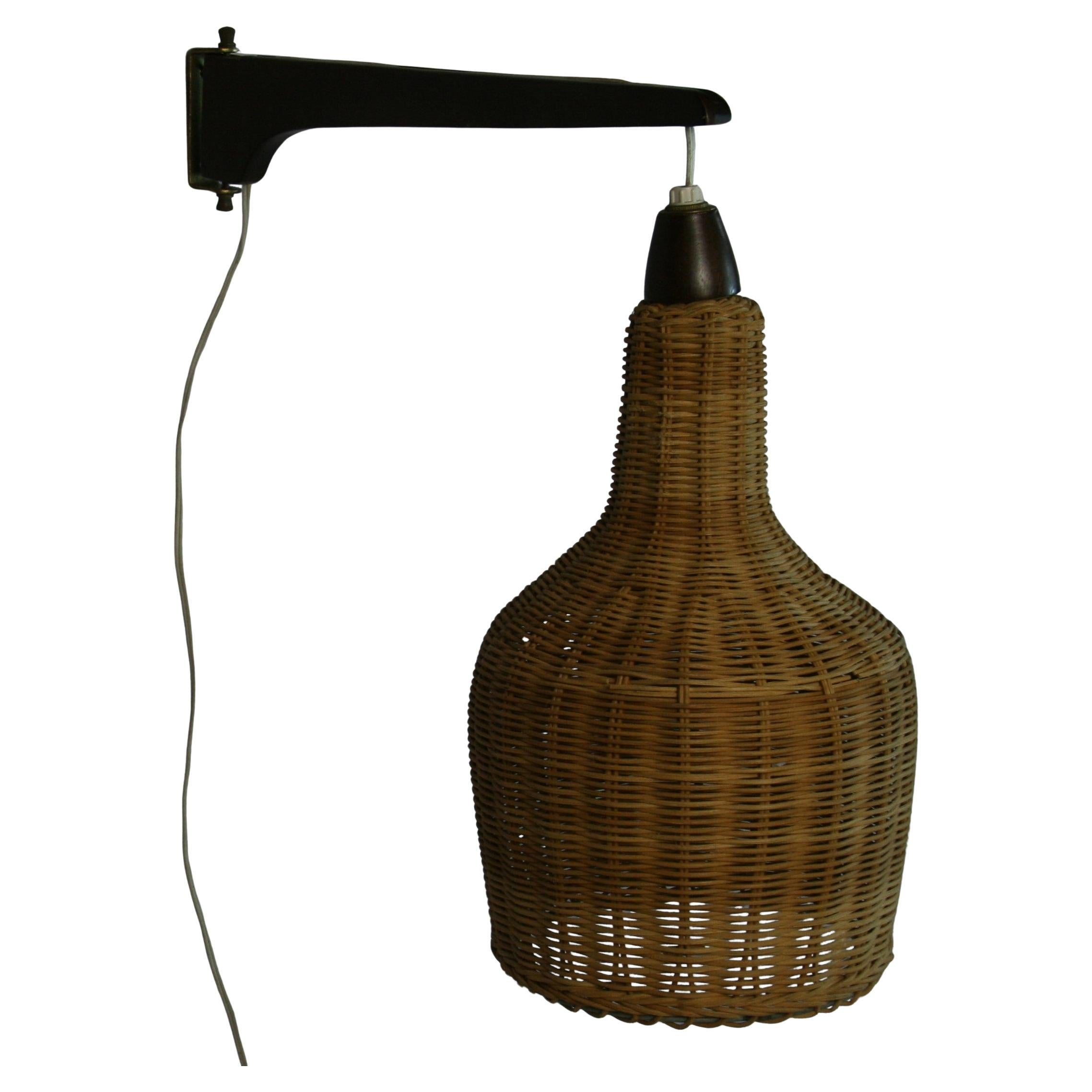 Scandinavian Wicker and Wood Swivel Wall Light im Angebot