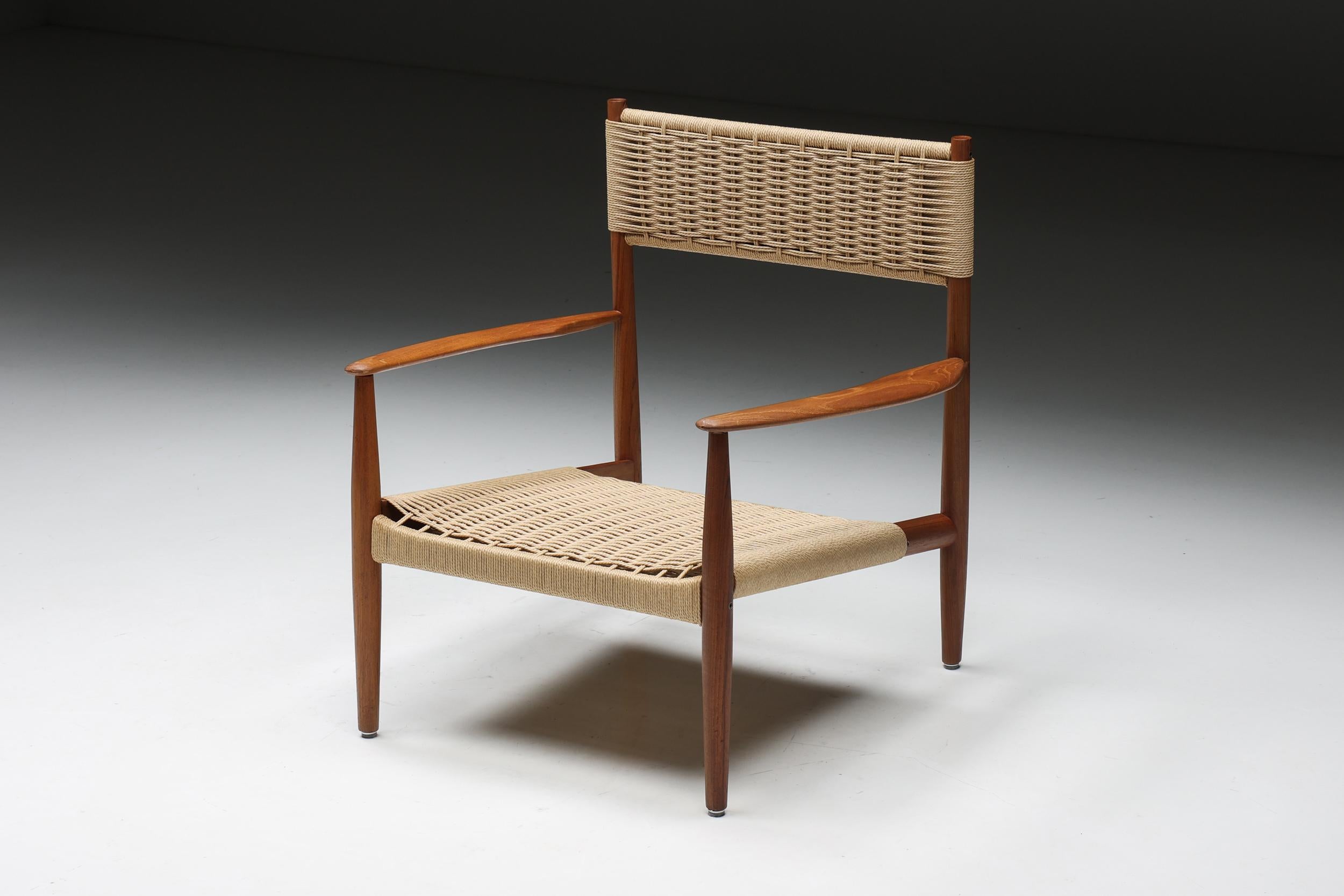 Poltrona scandinava in legno con fettuccia in corda, anni '60 In condizioni ottime in vendita a Antwerp, BE