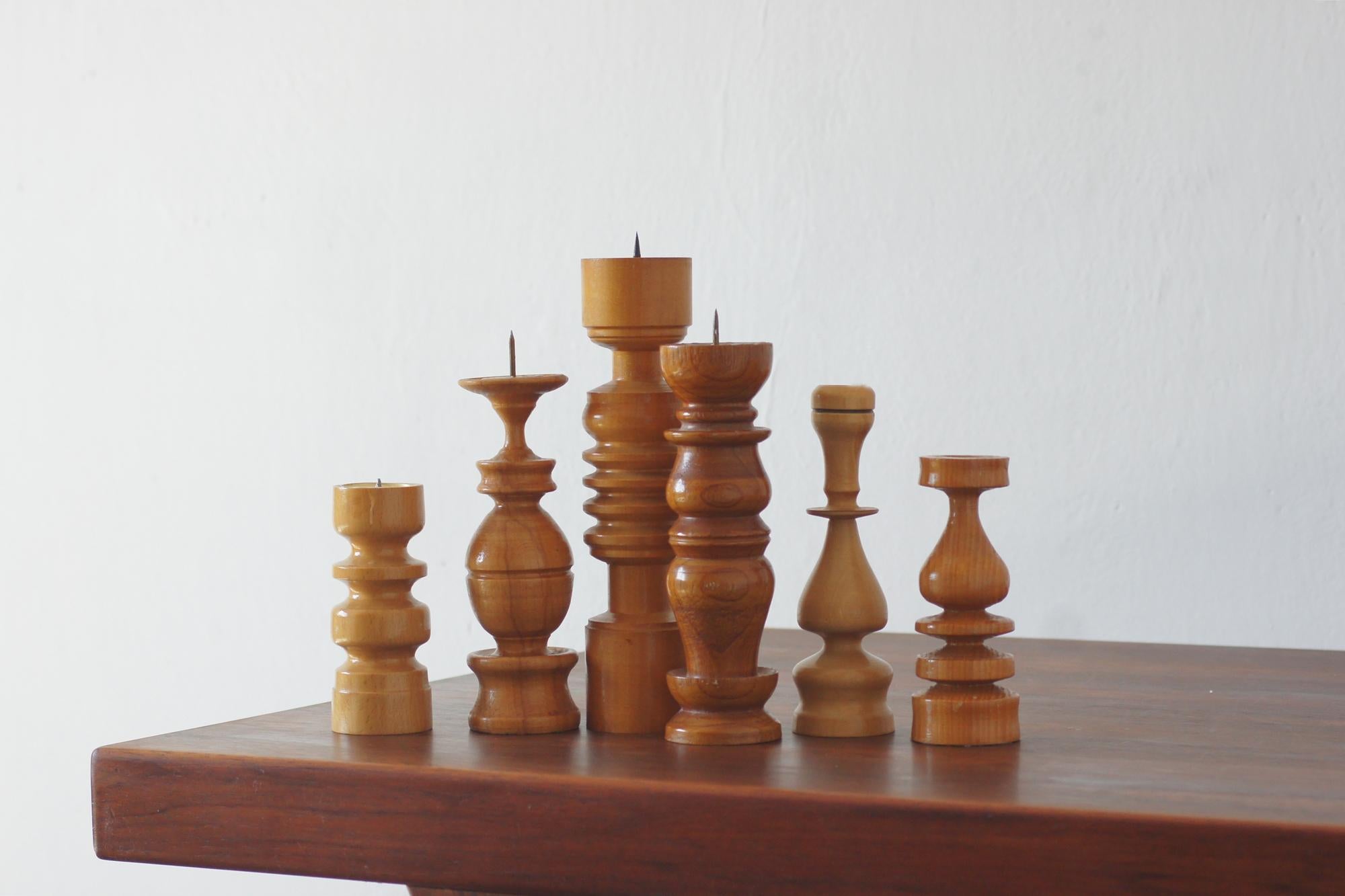 This set of Scandinavian wooden candle holders is a perfect example of the simplicity and natural beauty that characterize Scandinavian design. Made of wood, often from light species such as oak, beech or pine, these candlesticks exude warmth and