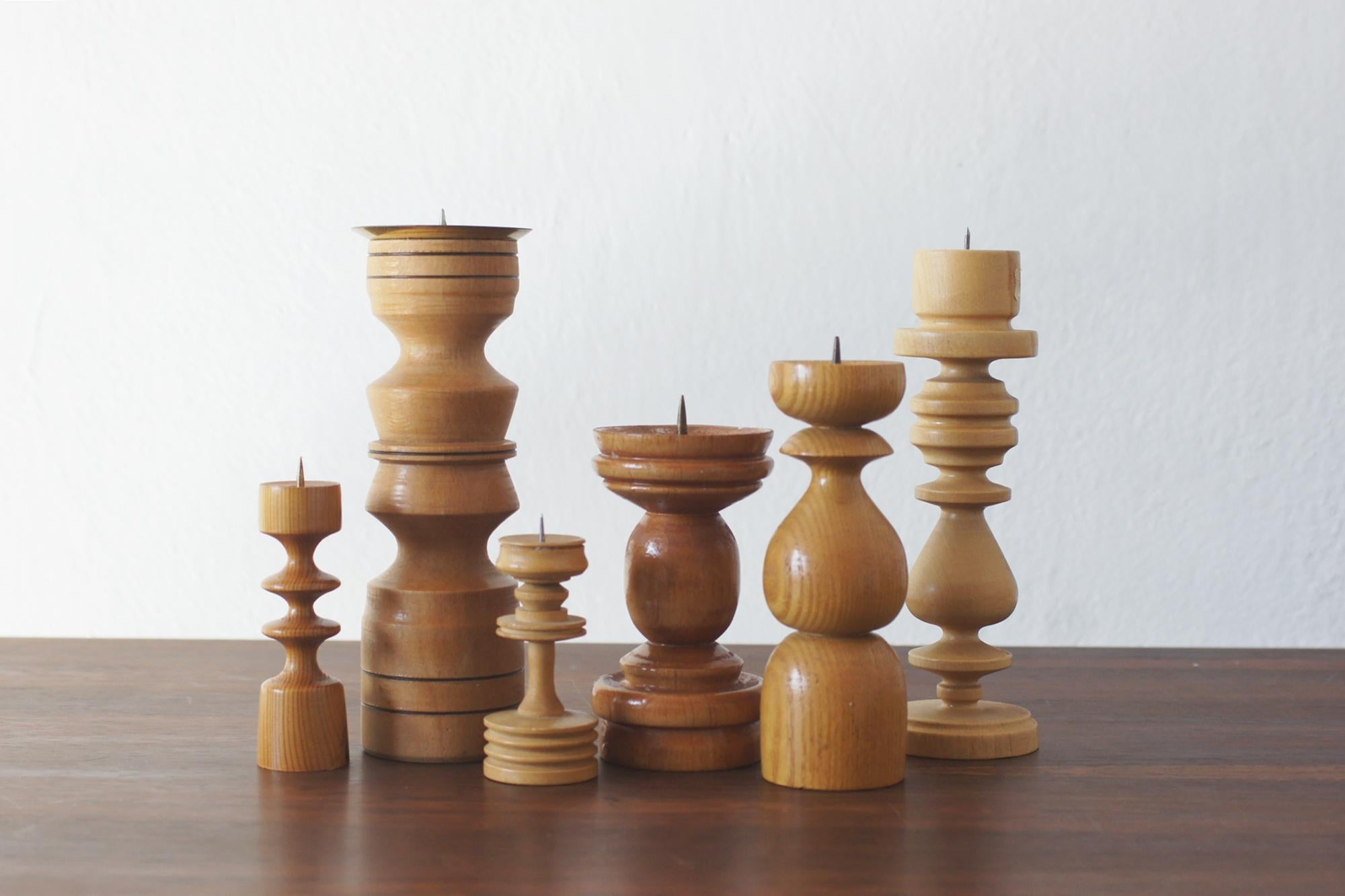 This set of Scandinavian wooden candle holders is a perfect example of the simplicity and natural beauty that characterize Scandinavian design. Made of wood, often from light species such as oak, beech or pine, these candlesticks exude warmth and