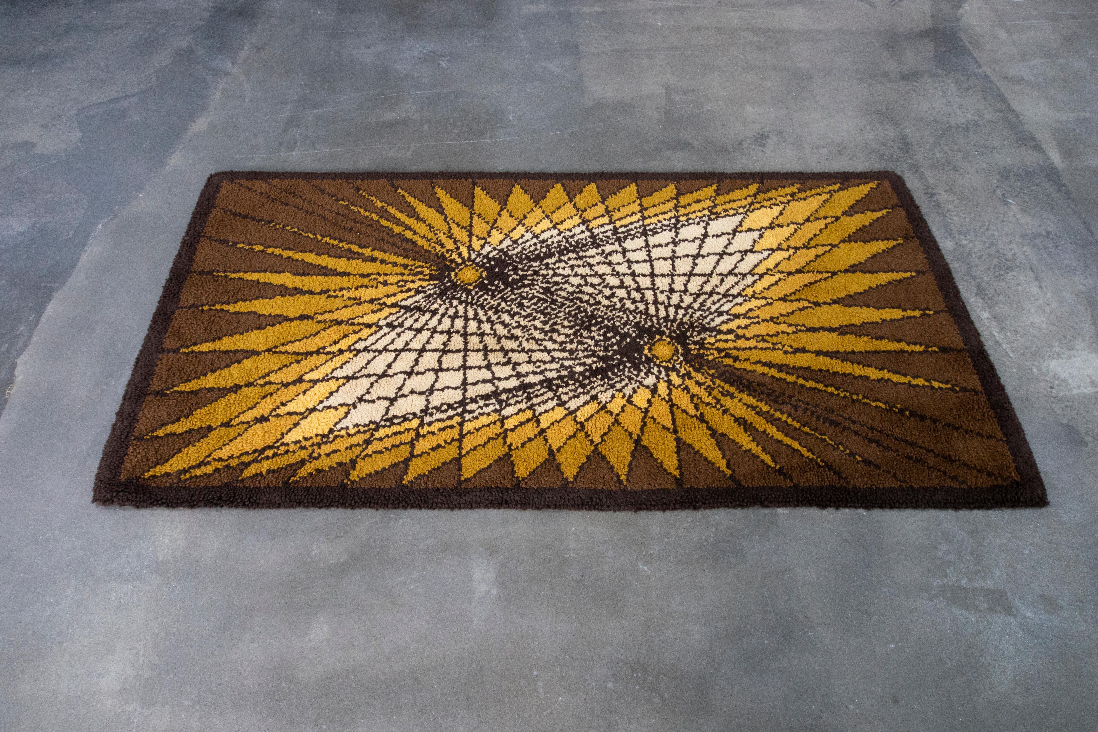 Skandinavischer Rya-Teppich aus Wolle mit geometrischem Muster, Schweden, 1970er Jahre (Schwedisch) im Angebot