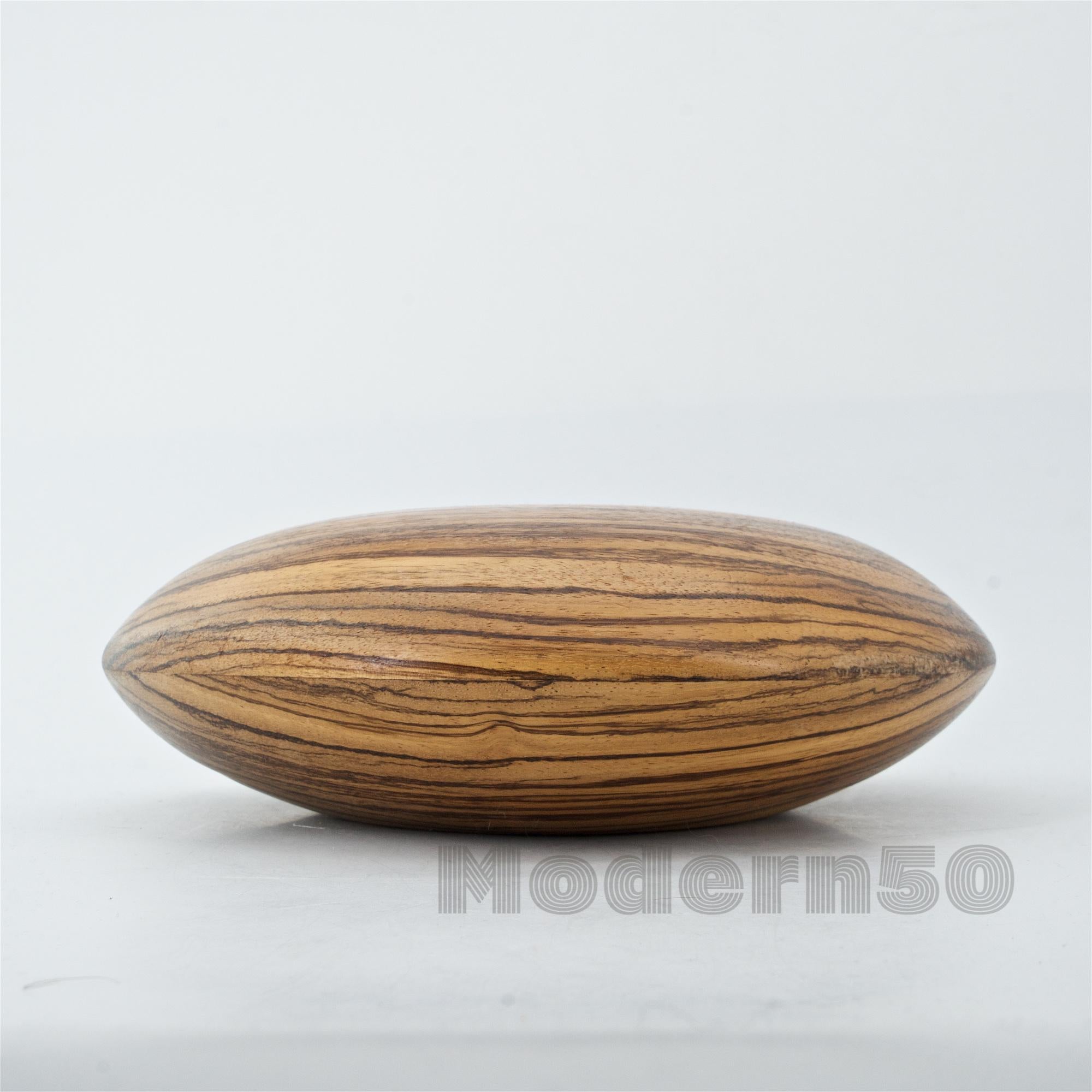 Scandinavian Zebra Wood Sculpture Centerpiece Orb Dish Bowl Space Age Mattsson In Fair Condition For Sale In Hyattsville, MD